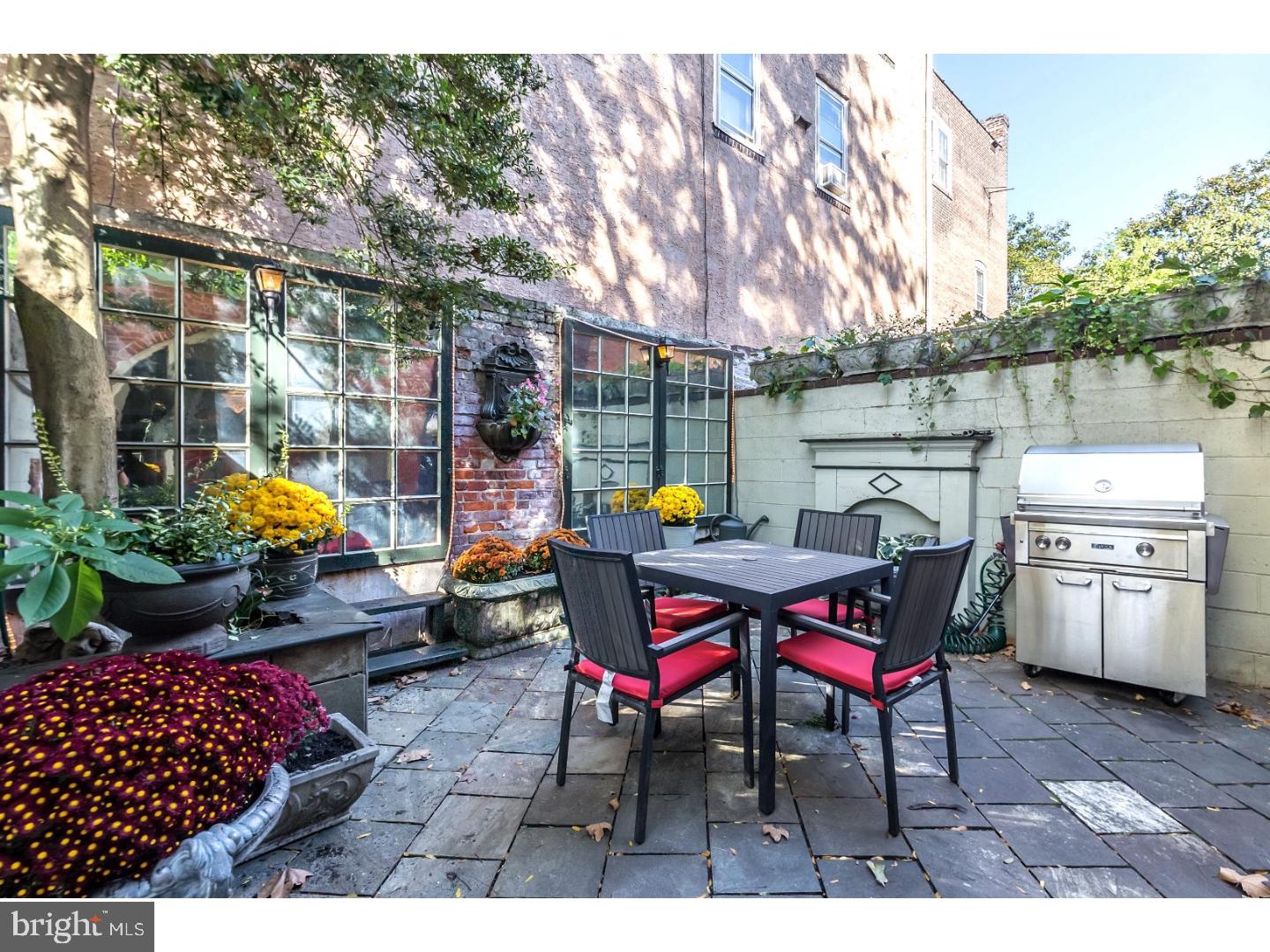 SOCIETY HILL - Residential