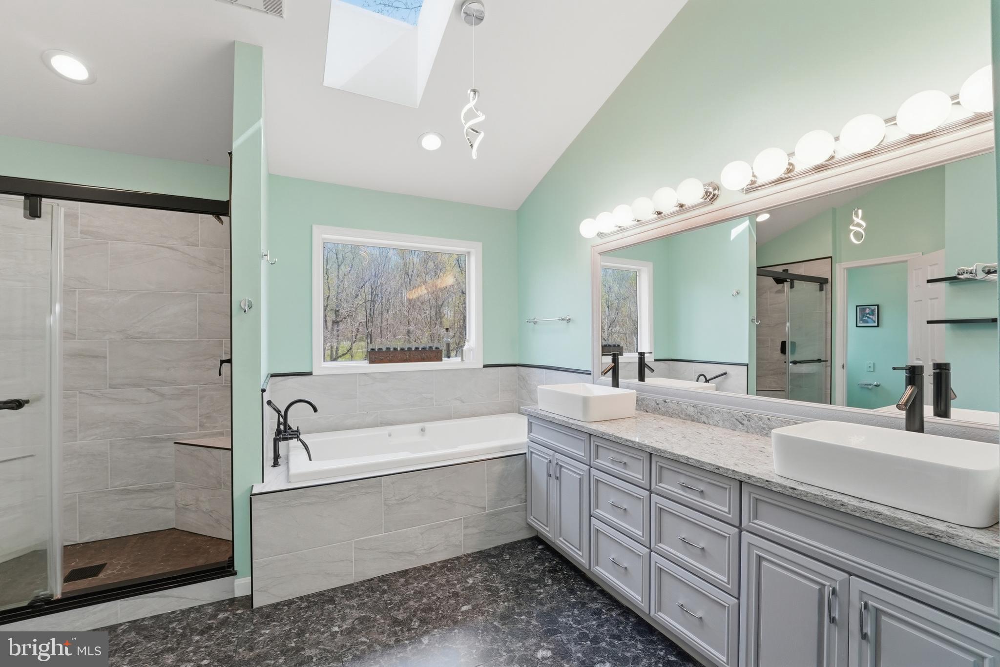 CHAPEL KNOLL - Residential