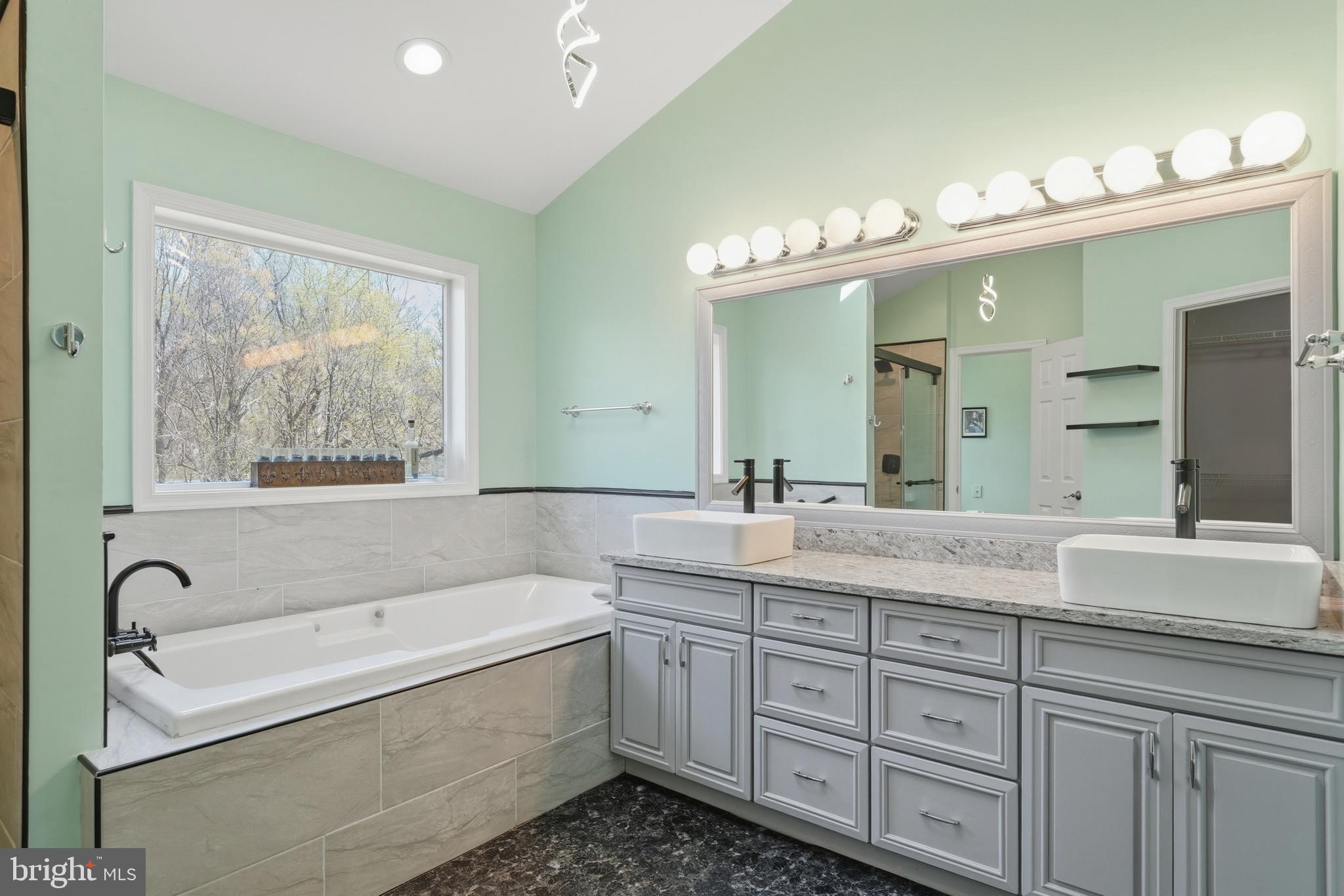 CHAPEL KNOLL - Residential