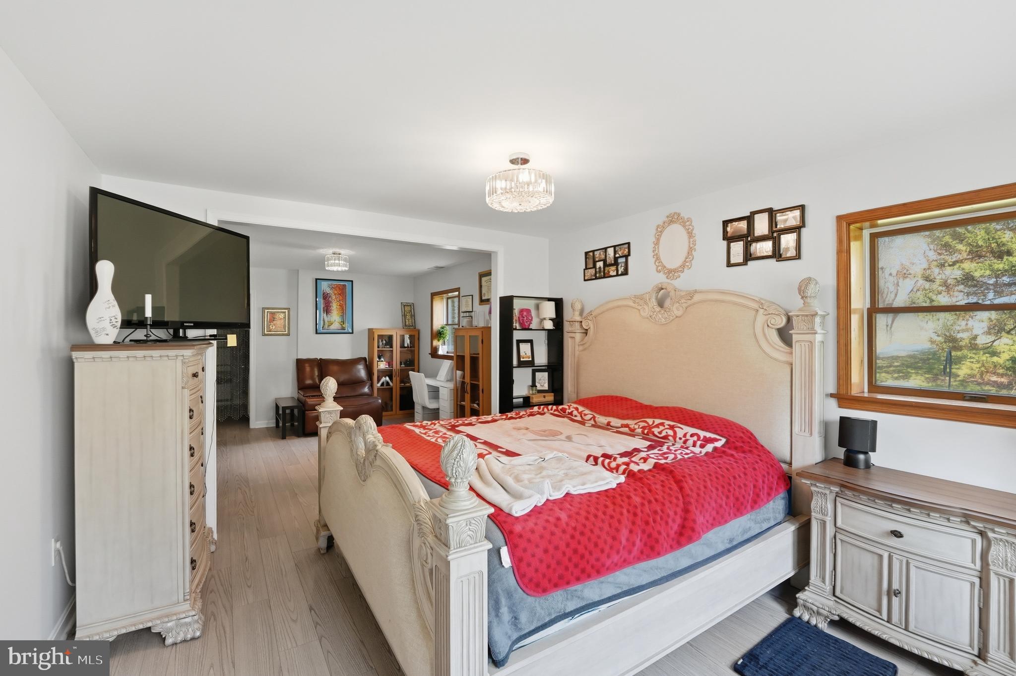 CHAPEL KNOLL - Residential