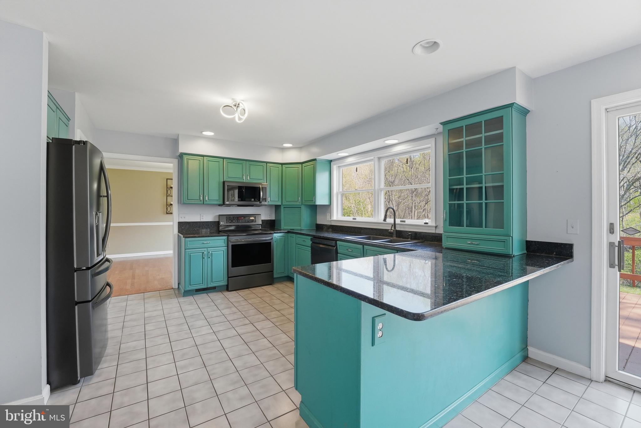 CHAPEL KNOLL - Residential