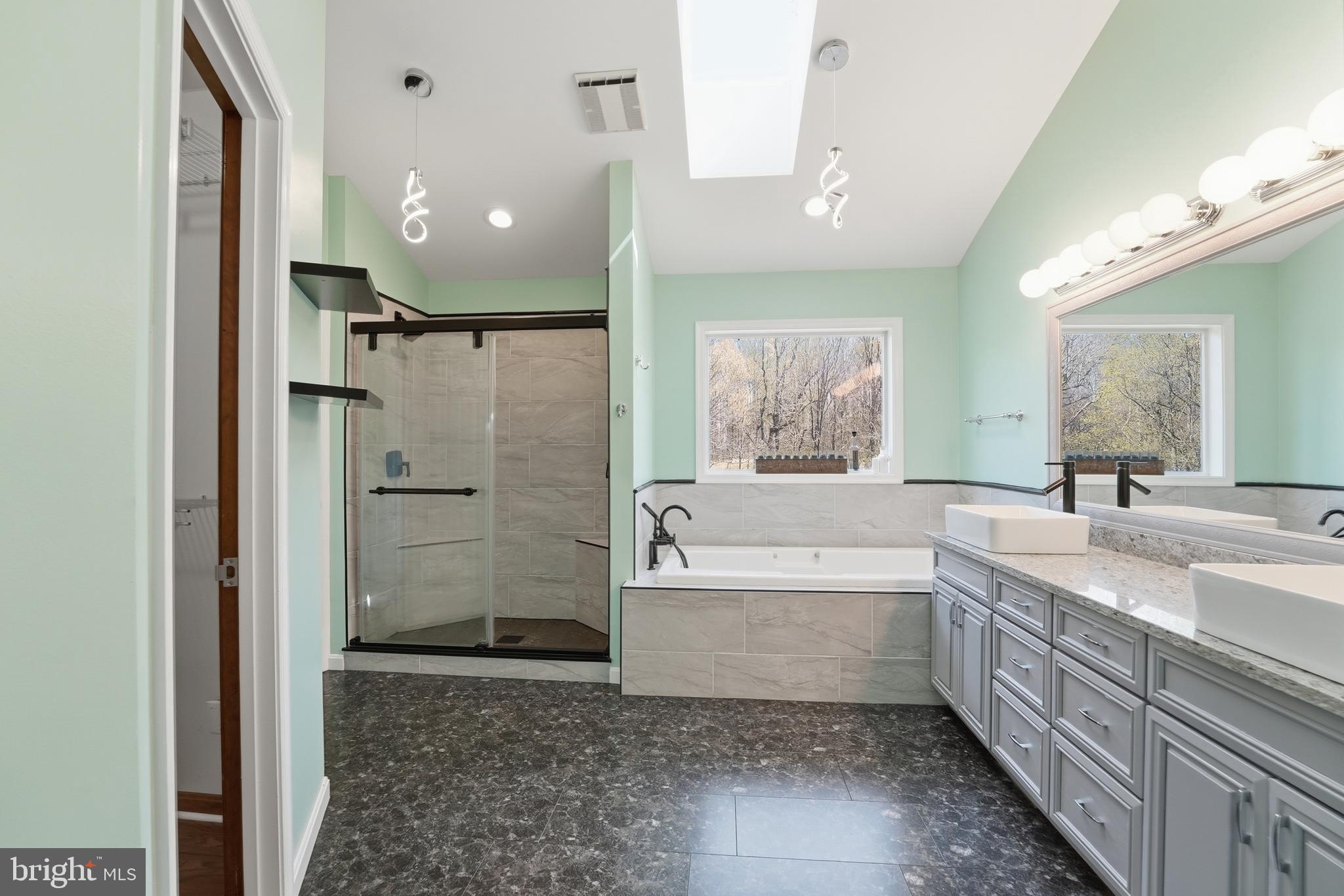 CHAPEL KNOLL - Residential