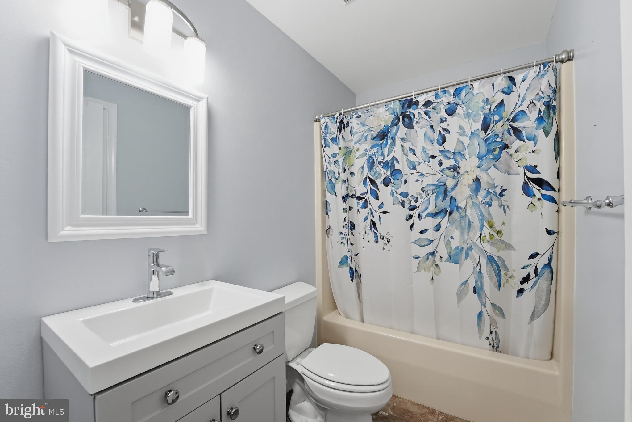 CHAPEL KNOLL - Residential