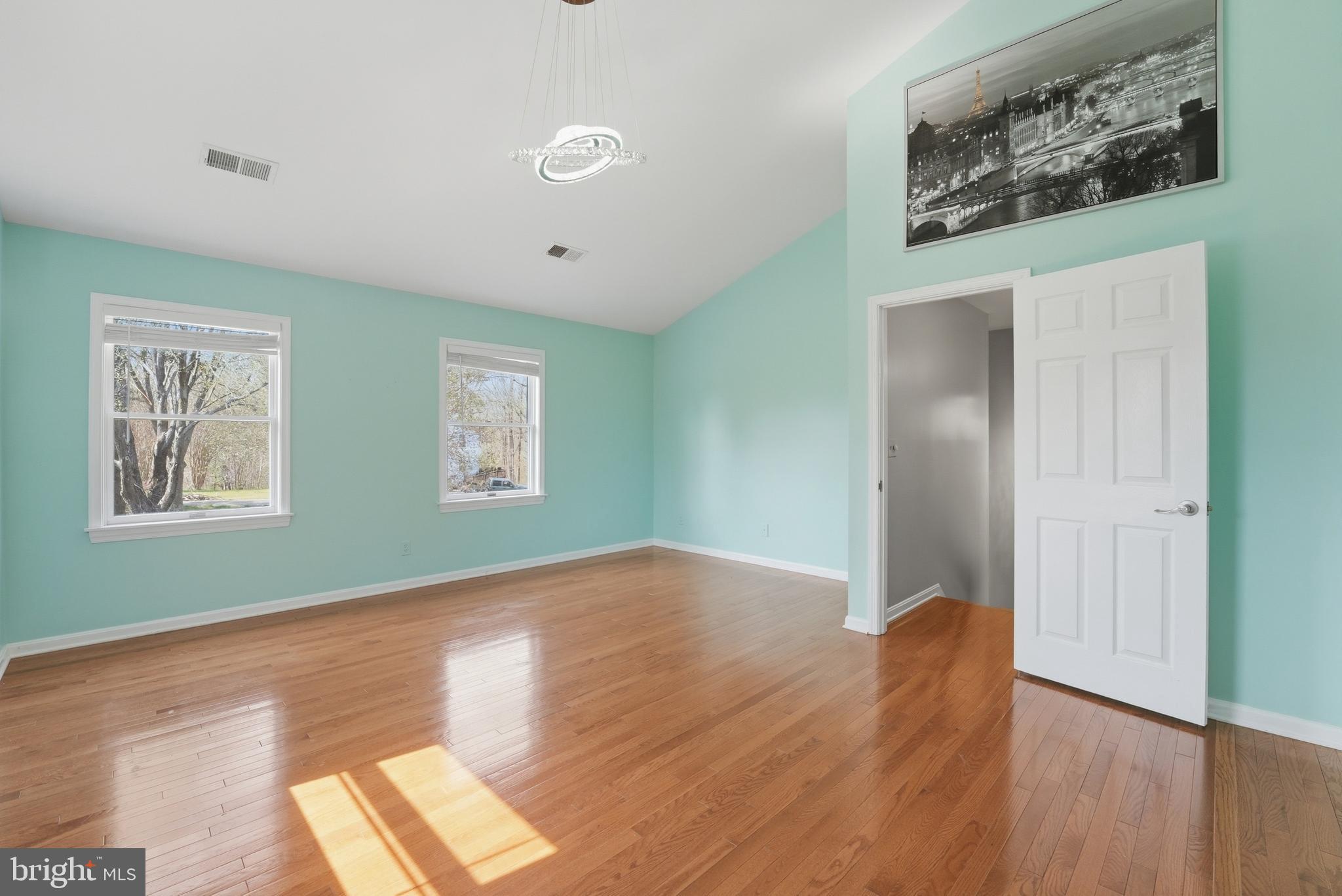 CHAPEL KNOLL - Residential