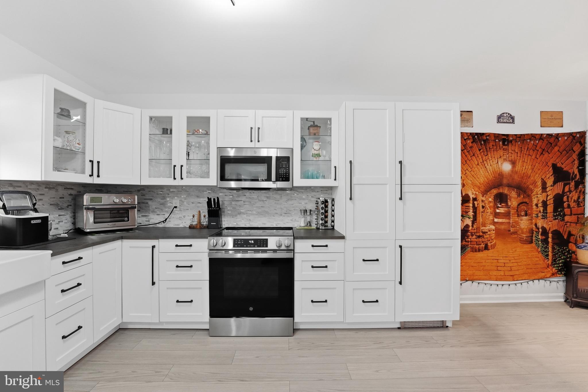 CHAPEL KNOLL - Residential