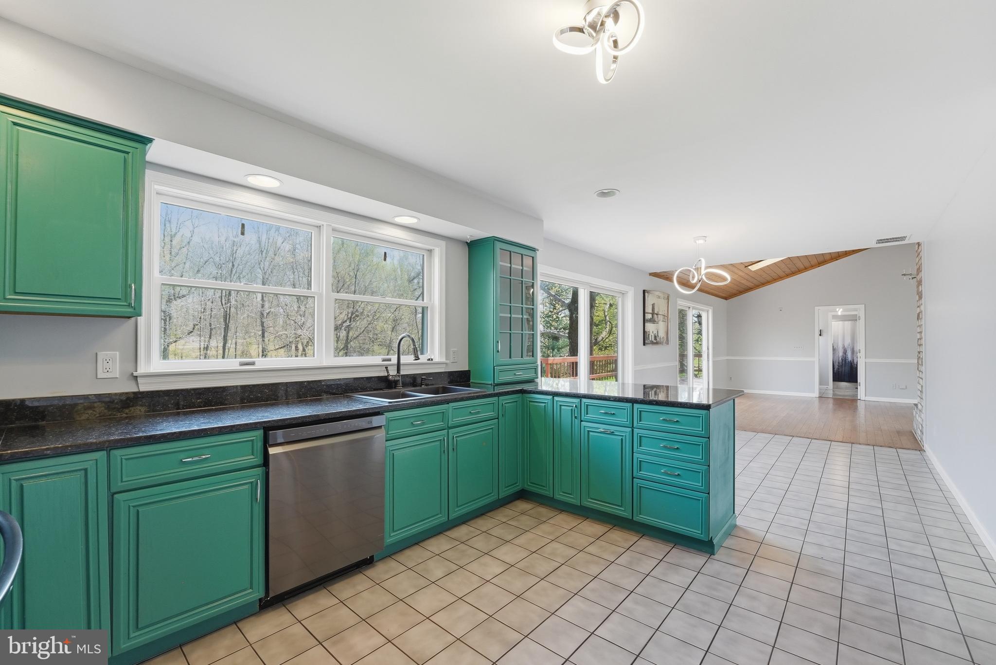 CHAPEL KNOLL - Residential