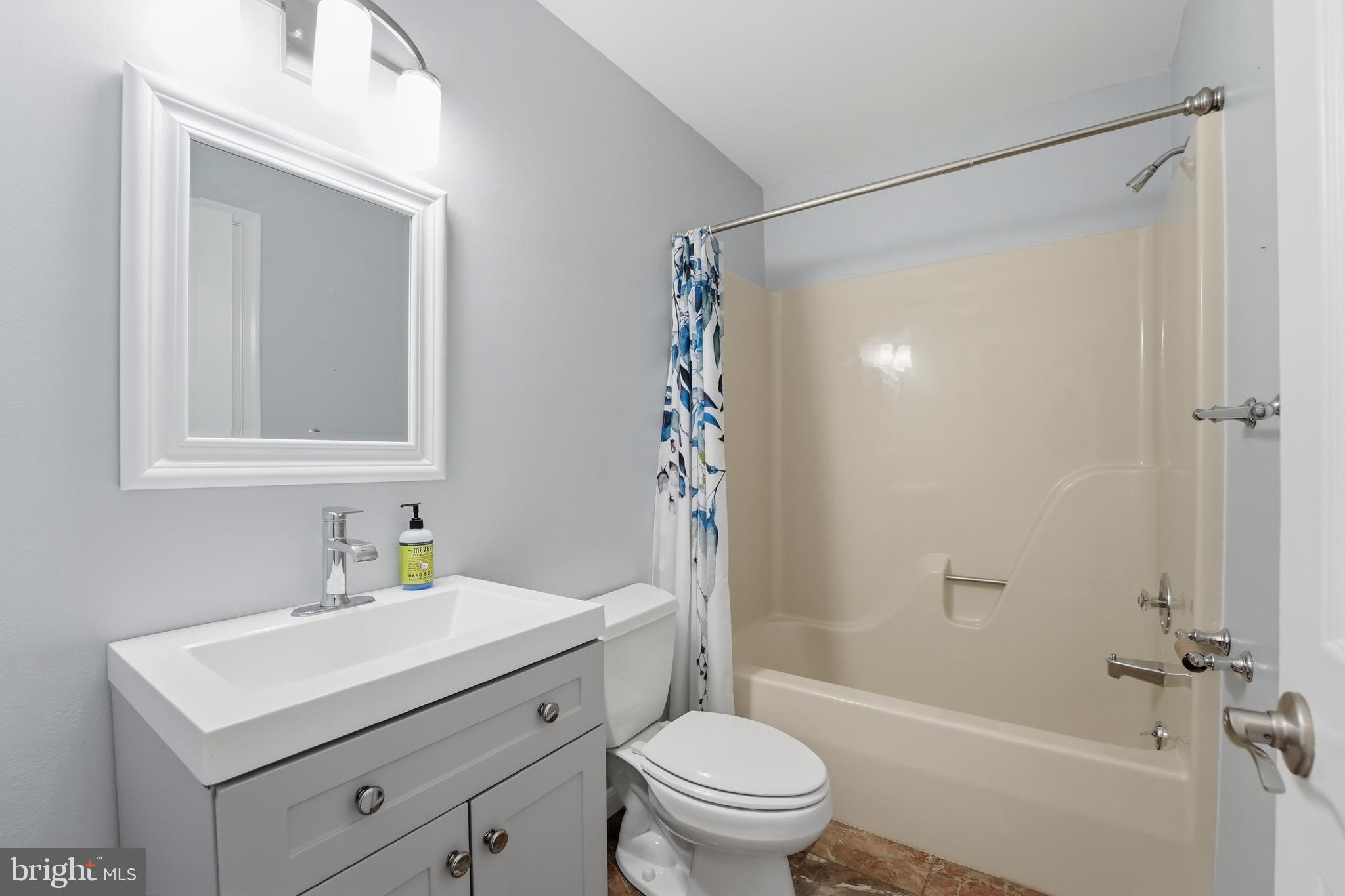 CHAPEL KNOLL - Residential