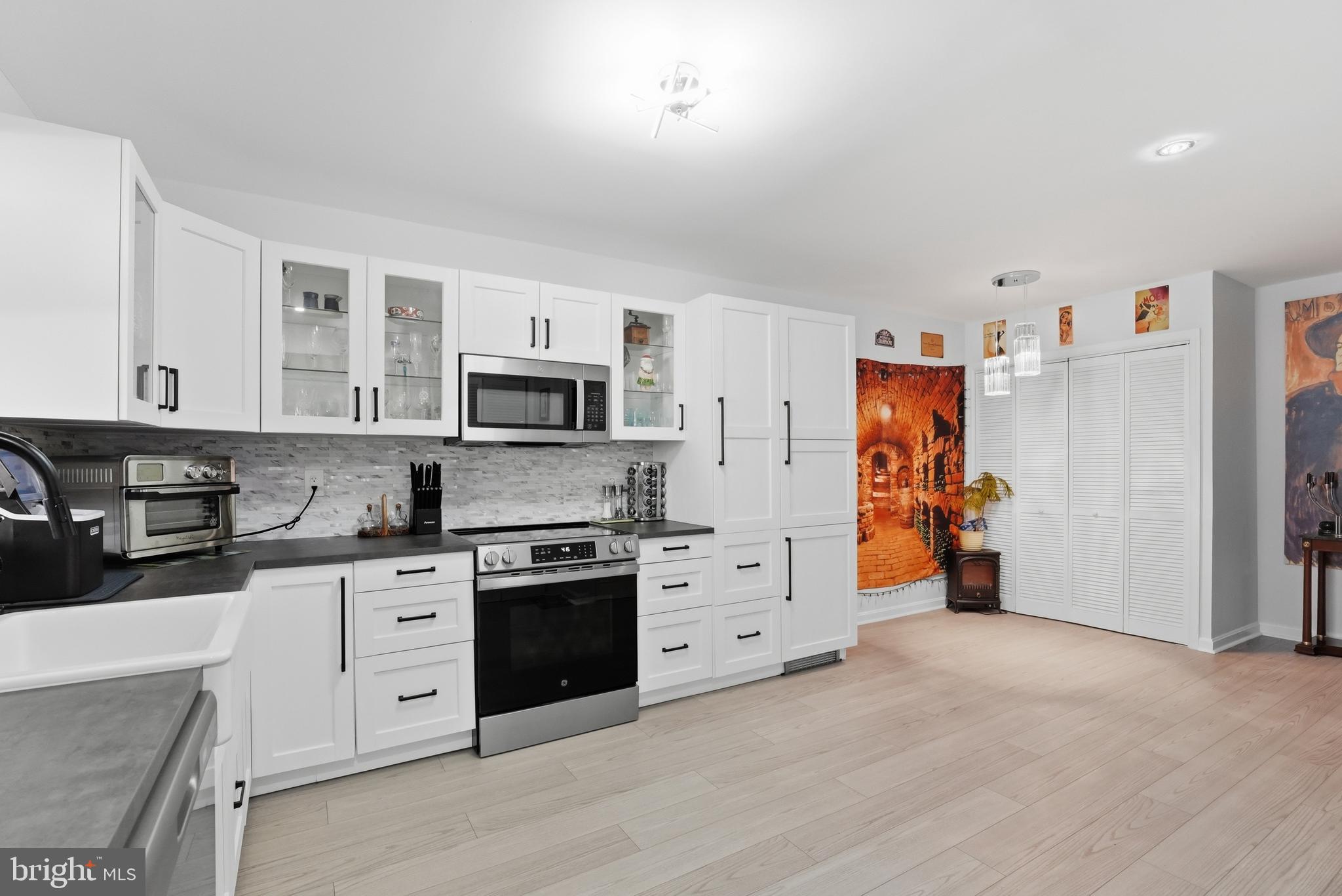 CHAPEL KNOLL - Residential