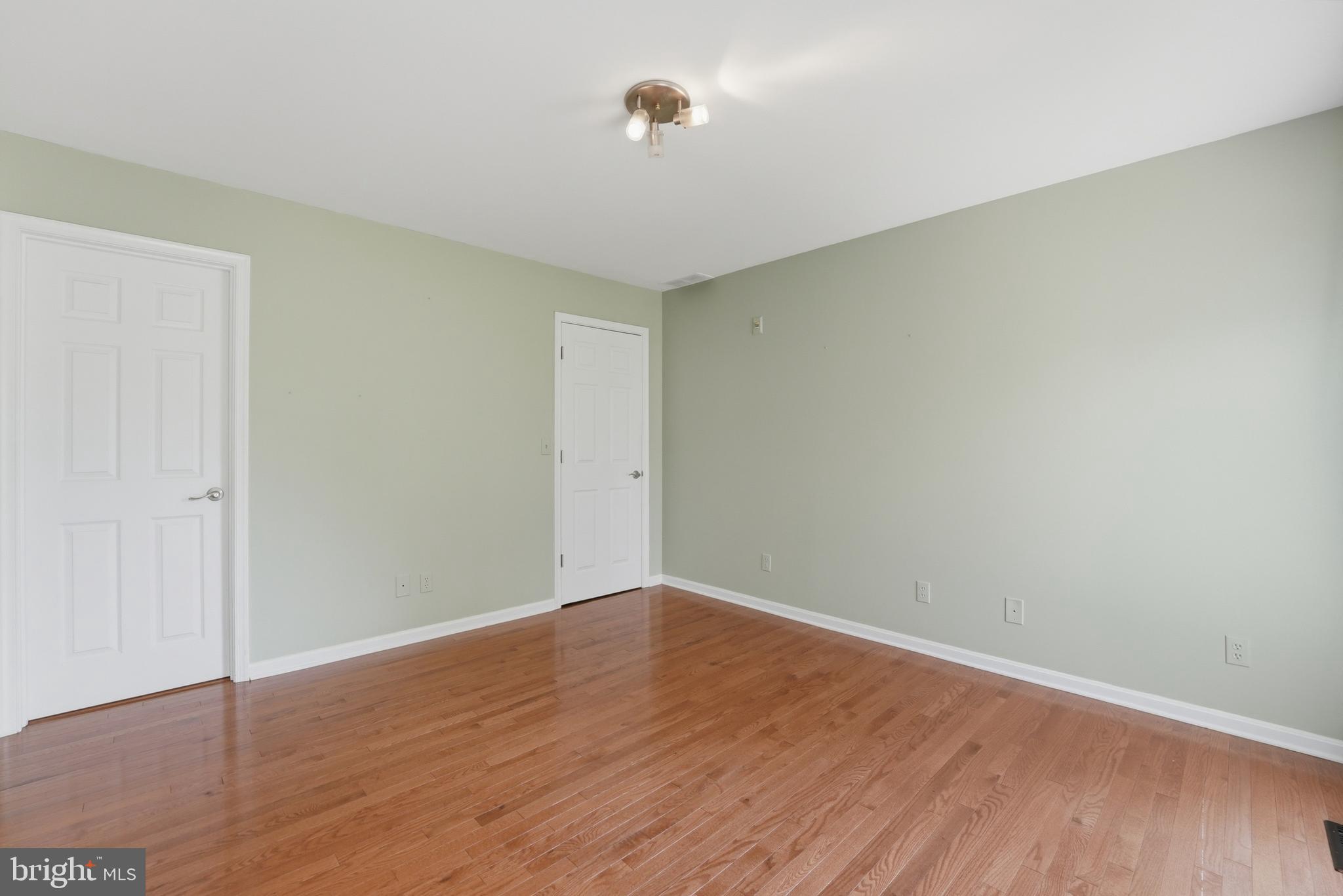 CHAPEL KNOLL - Residential