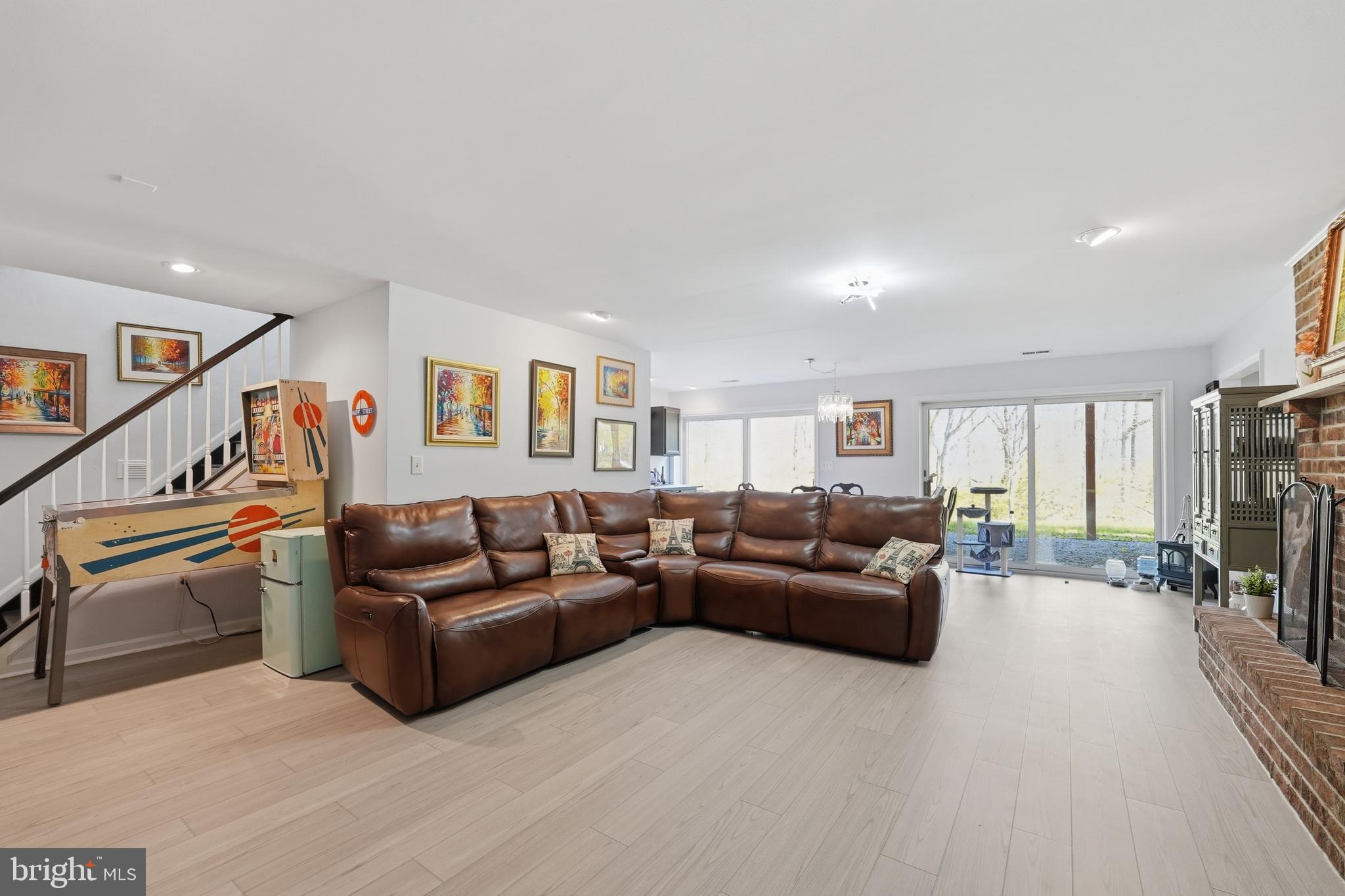 CHAPEL KNOLL - Residential