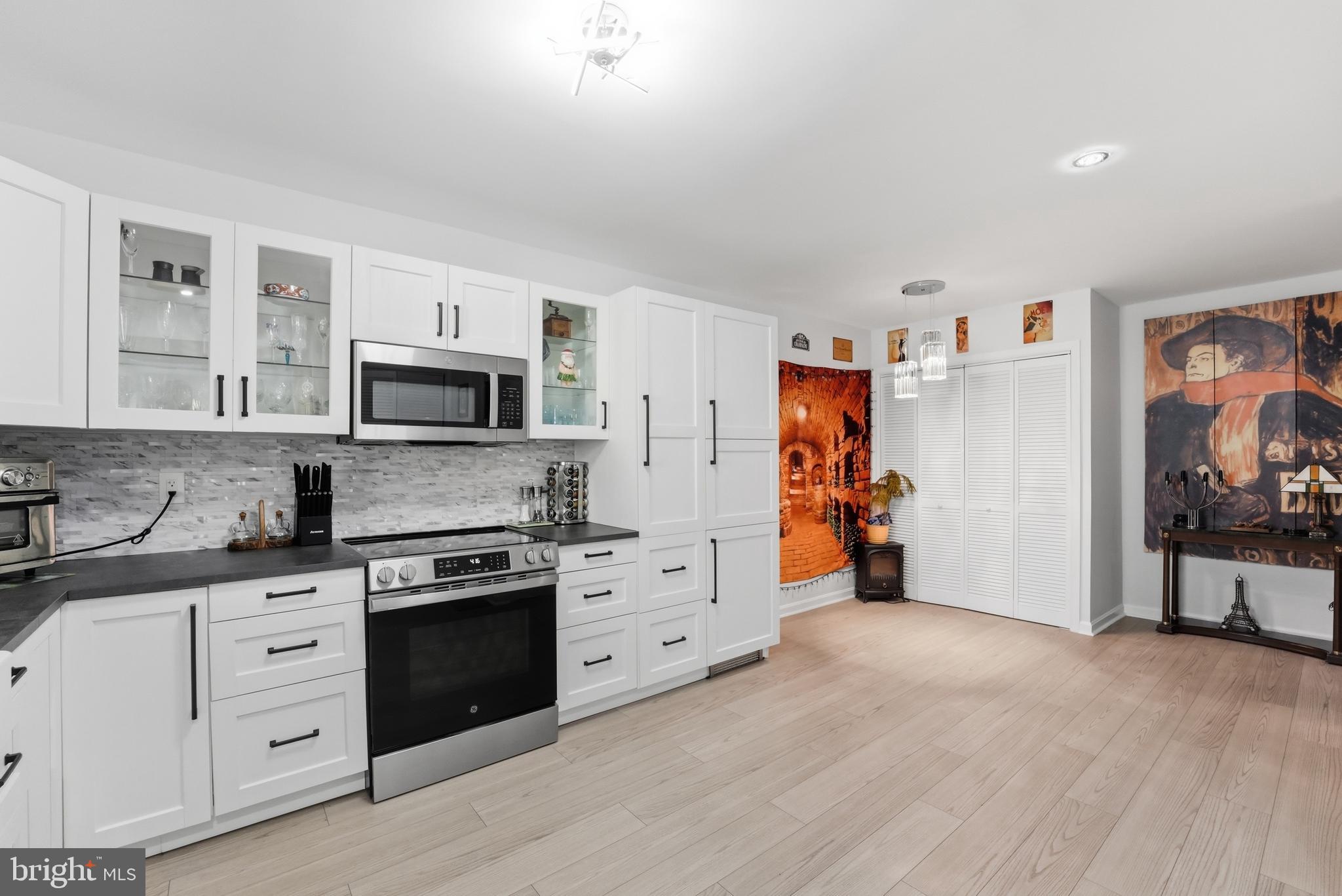 CHAPEL KNOLL - Residential