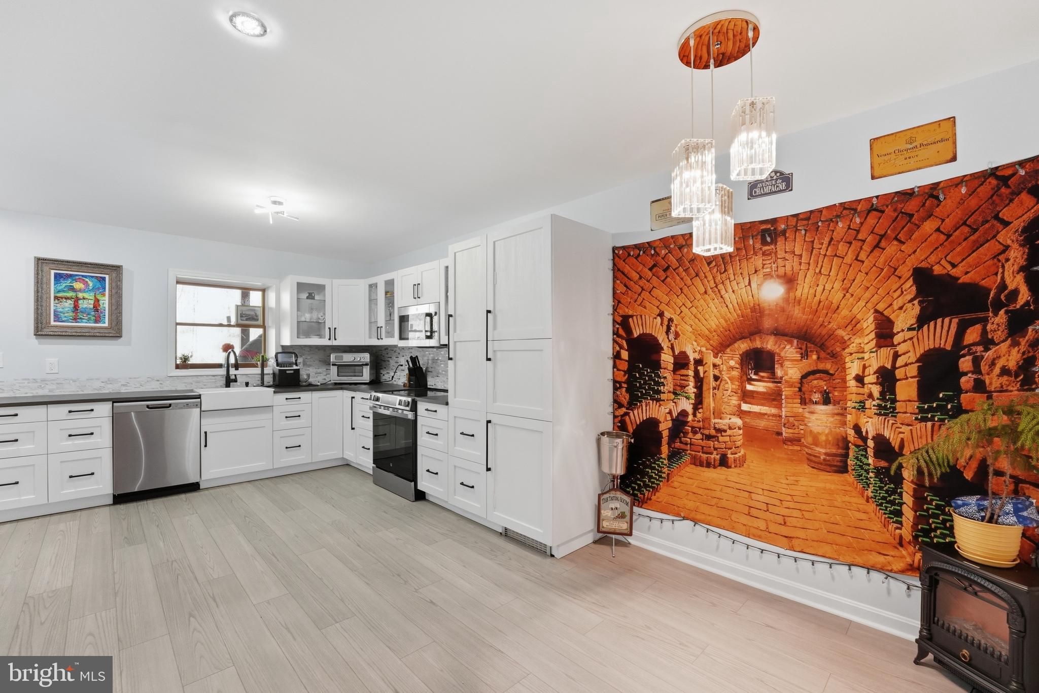 CHAPEL KNOLL - Residential