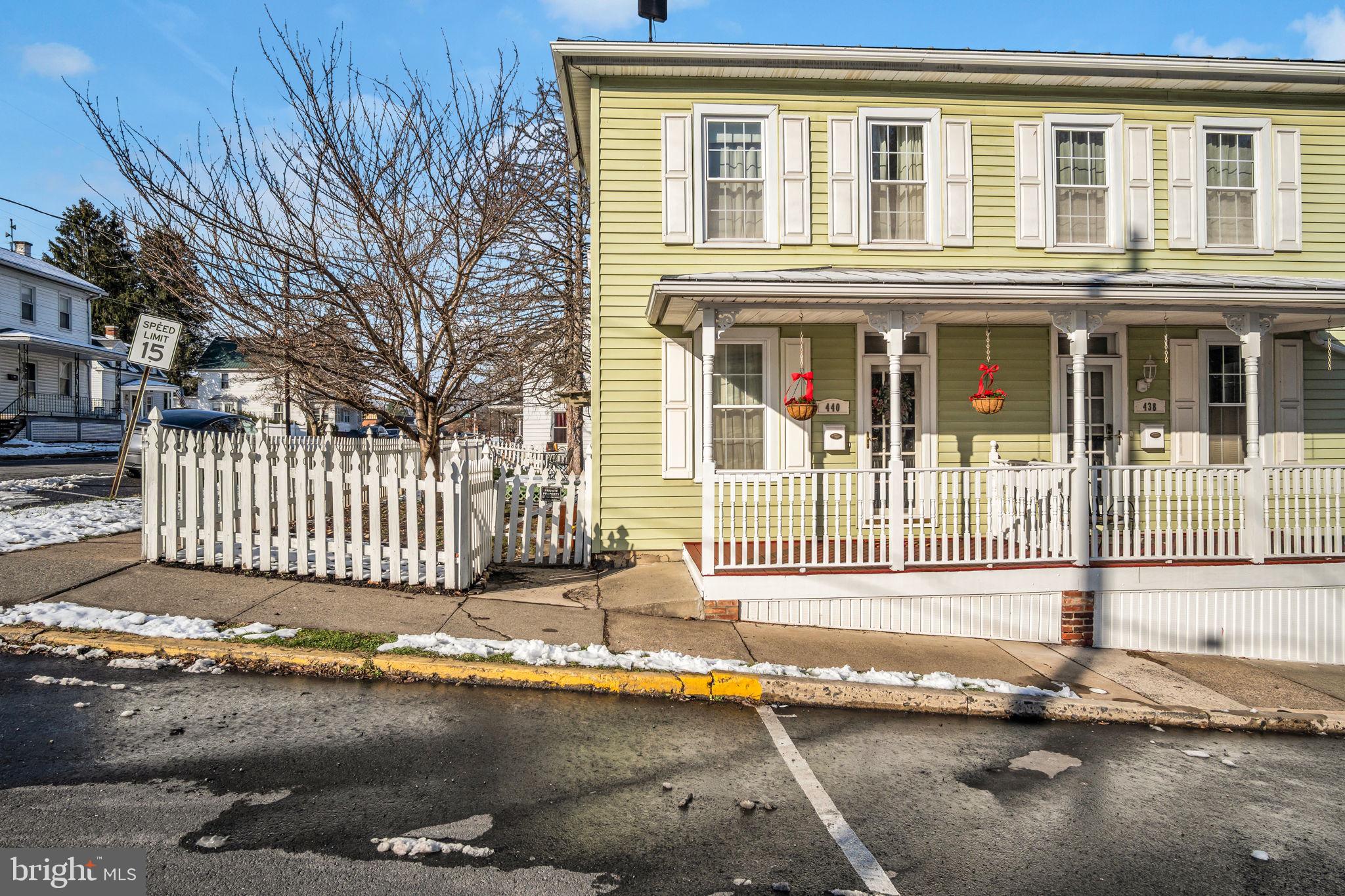 NEWPORT - Residential