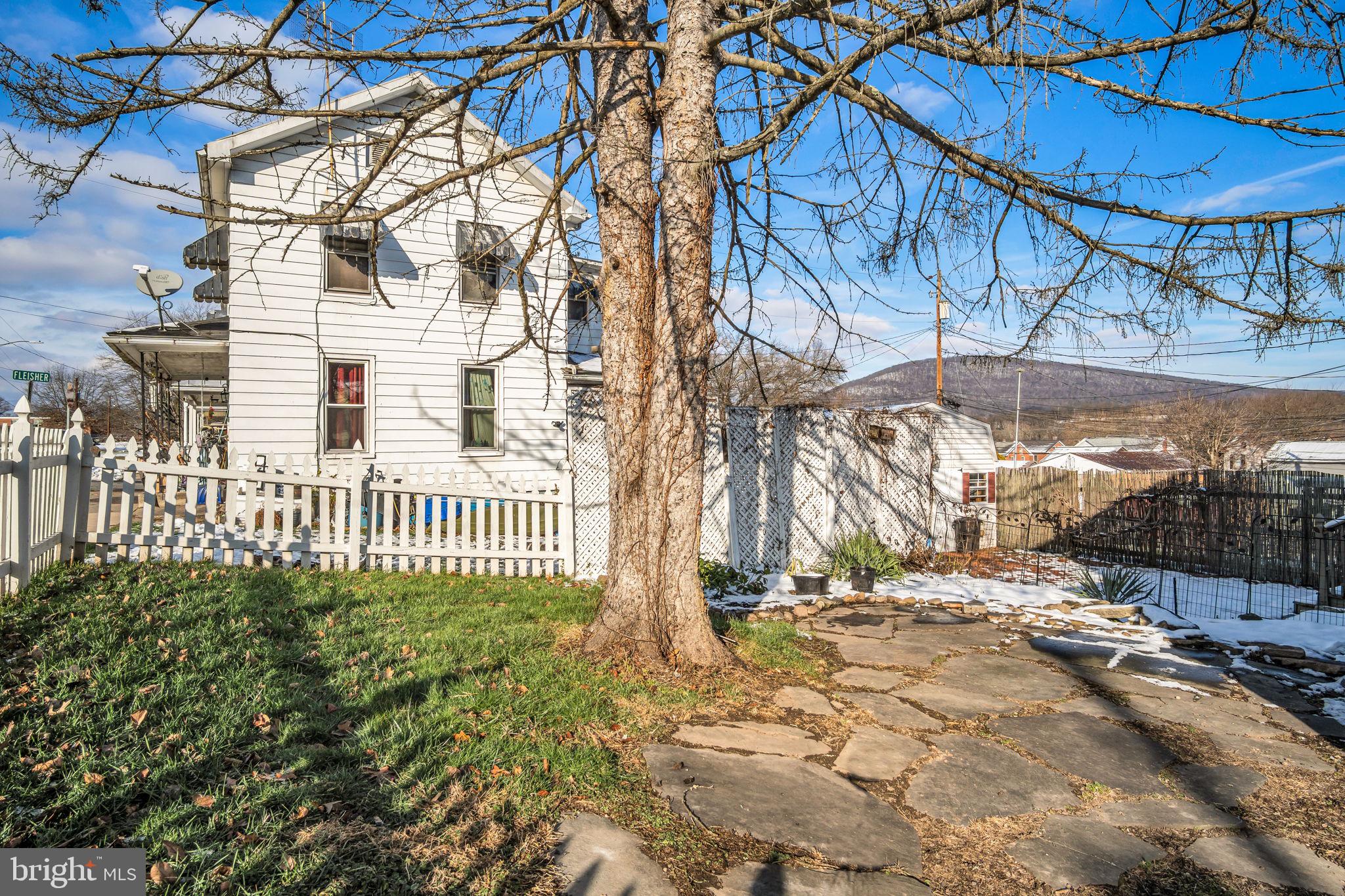 NEWPORT - Residential