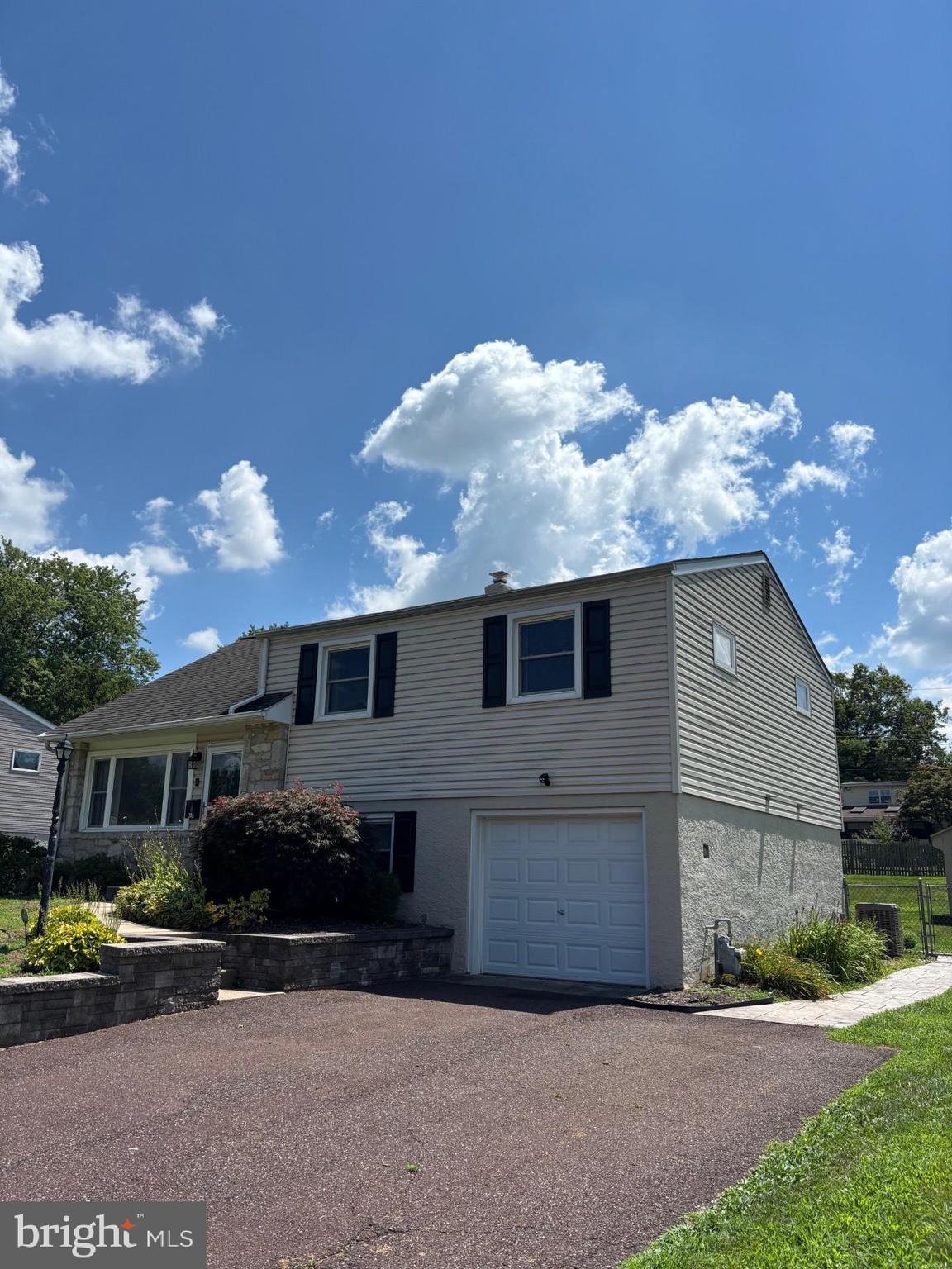 316 CENTRAL DRIVE