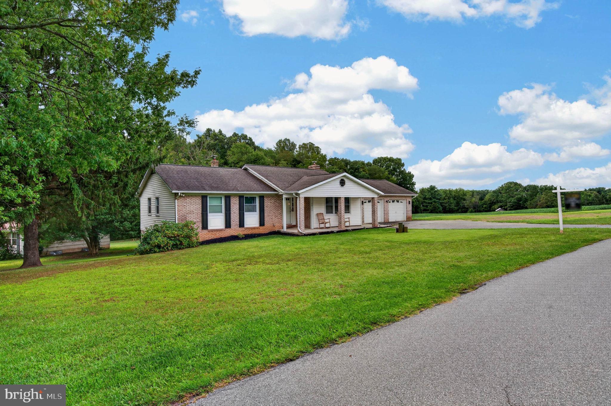 1511 PILGRIM LANE