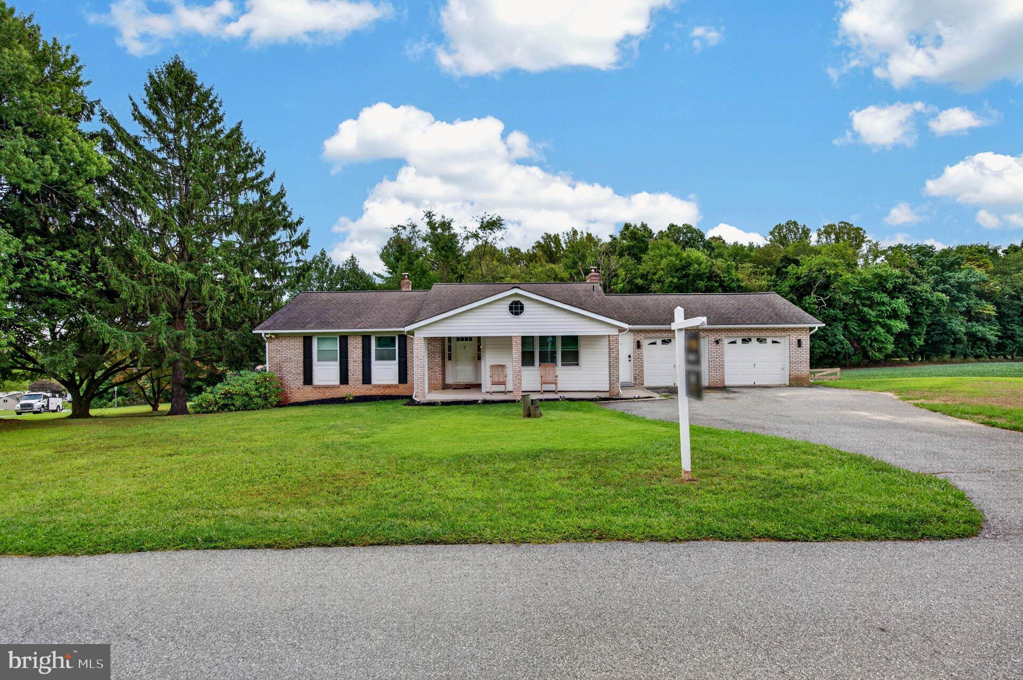 1511 PILGRIM LANE
