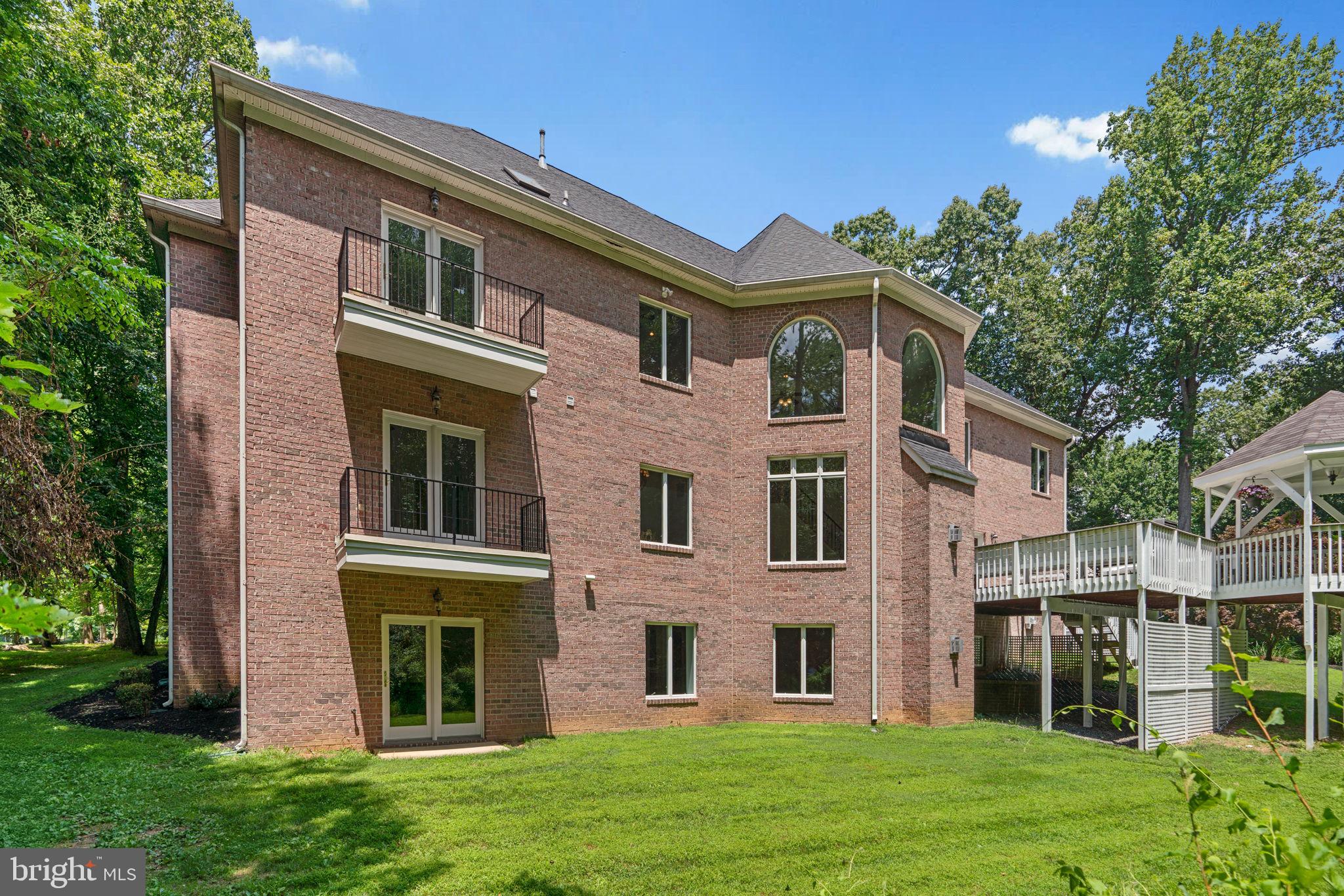 HAWKSFIELD ESTATES - Residential