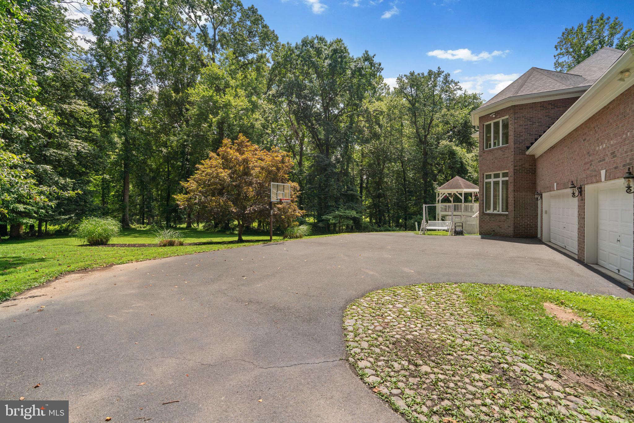 HAWKSFIELD ESTATES - Residential