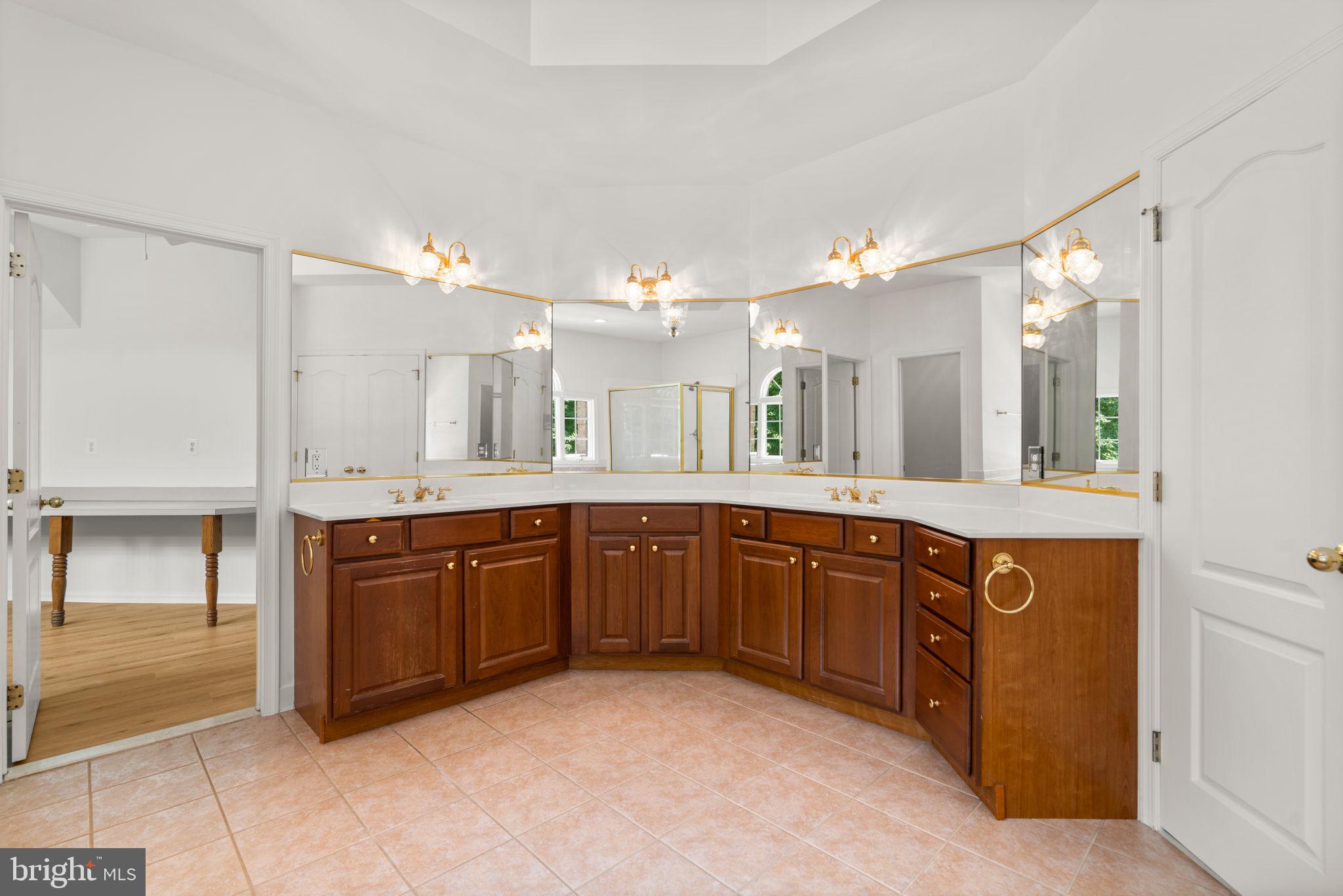 HAWKSFIELD ESTATES - Residential