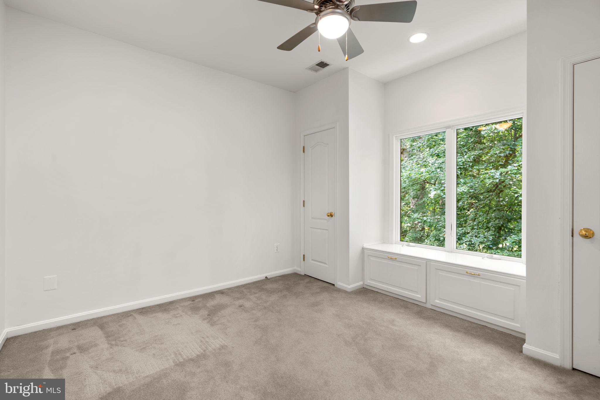 HAWKSFIELD ESTATES - Residential