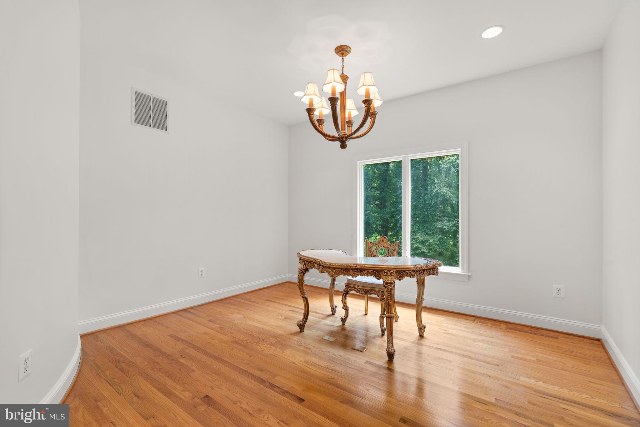 HAWKSFIELD ESTATES - Residential