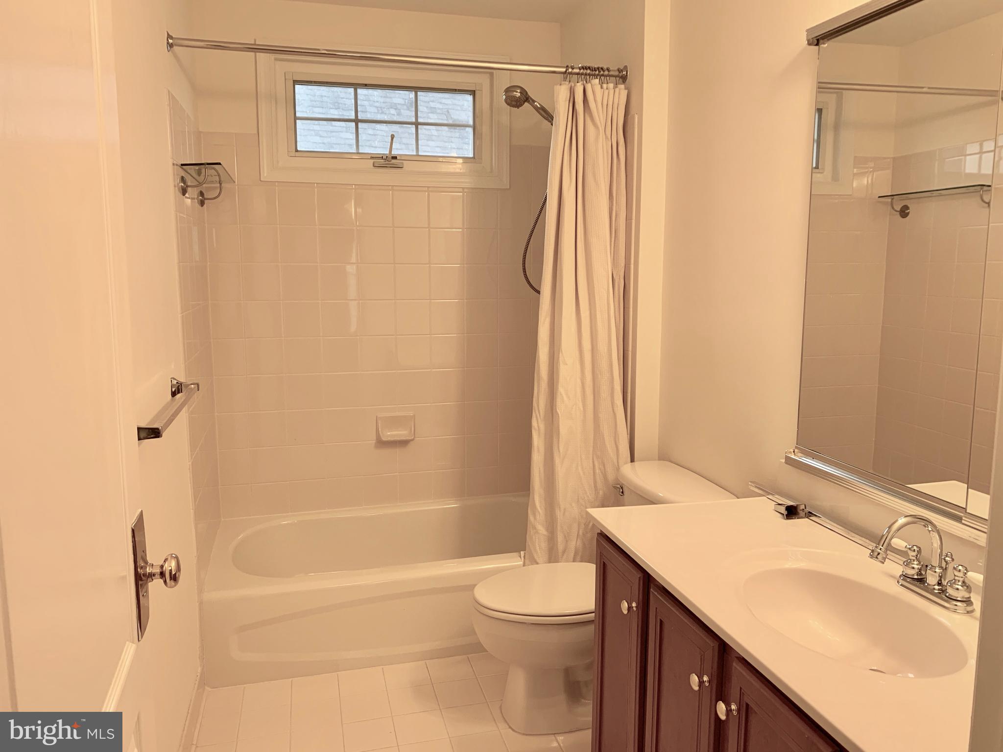 BELMONT COUNTRY CLUB - Residential Lease