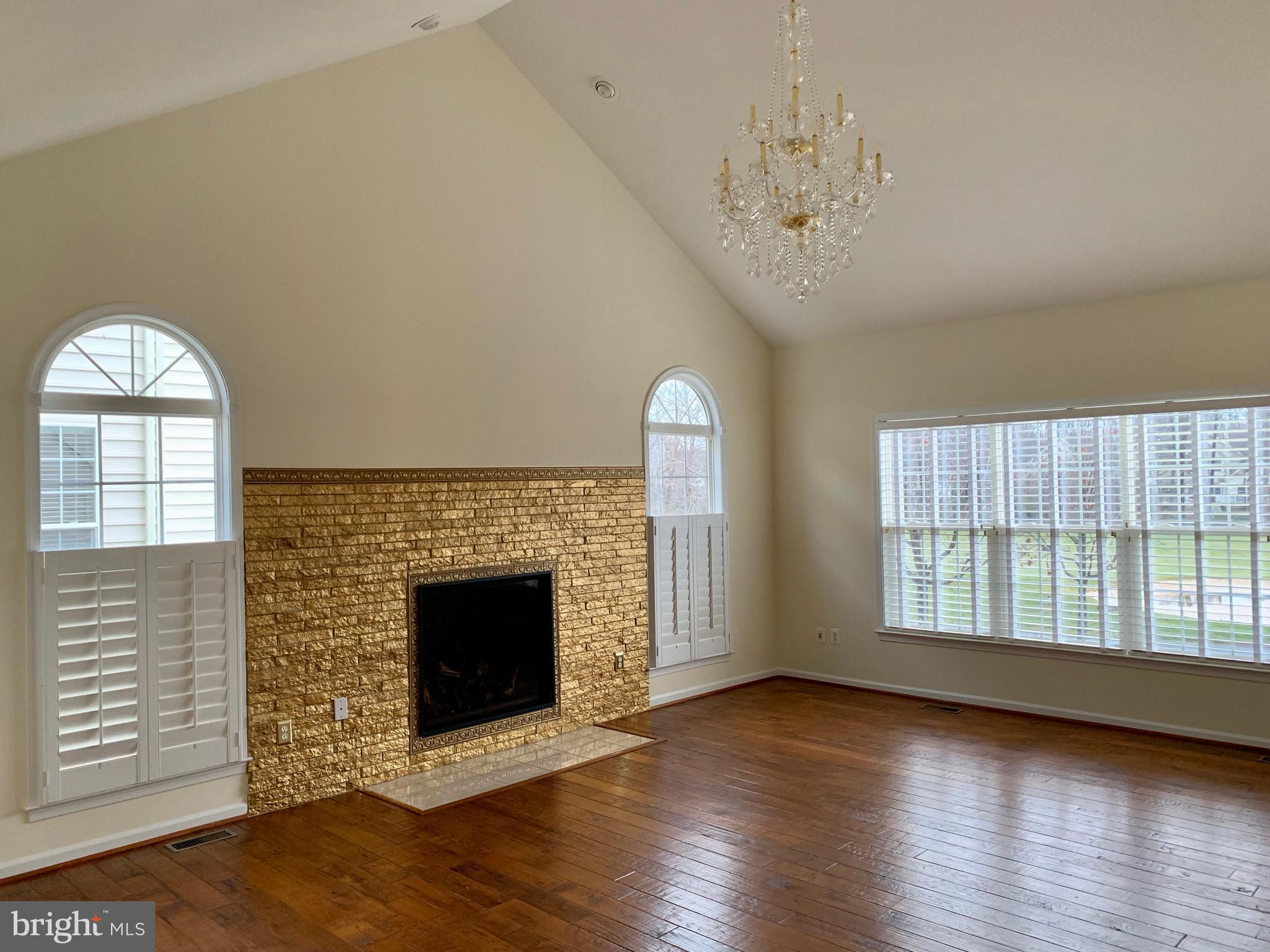 BELMONT COUNTRY CLUB - Residential Lease