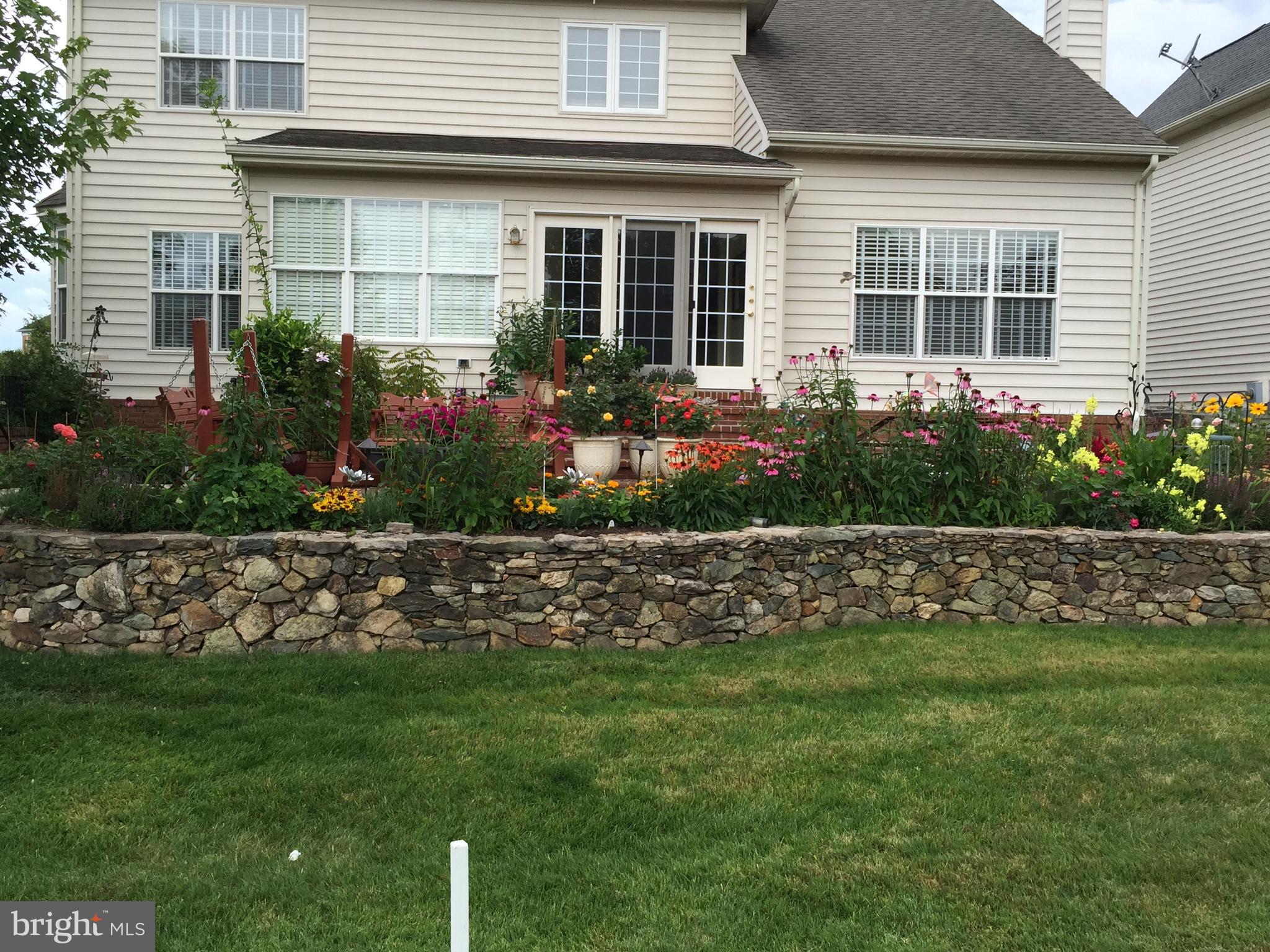 BELMONT COUNTRY CLUB - Residential Lease