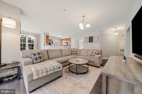 801 S GREENBRIER STREET 113 ARLINGTON VA 22204