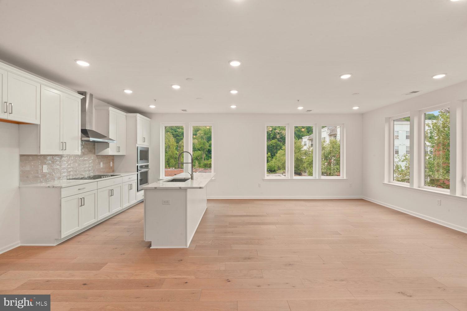 WASHINGTON PLACE - Residential