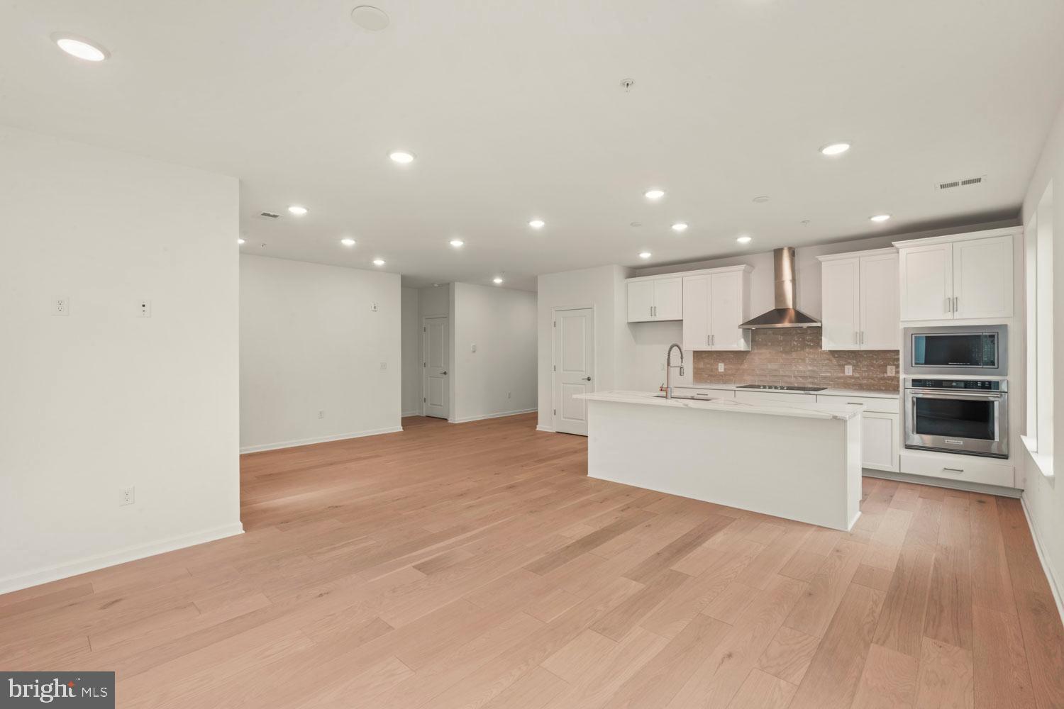 WASHINGTON PLACE - Residential