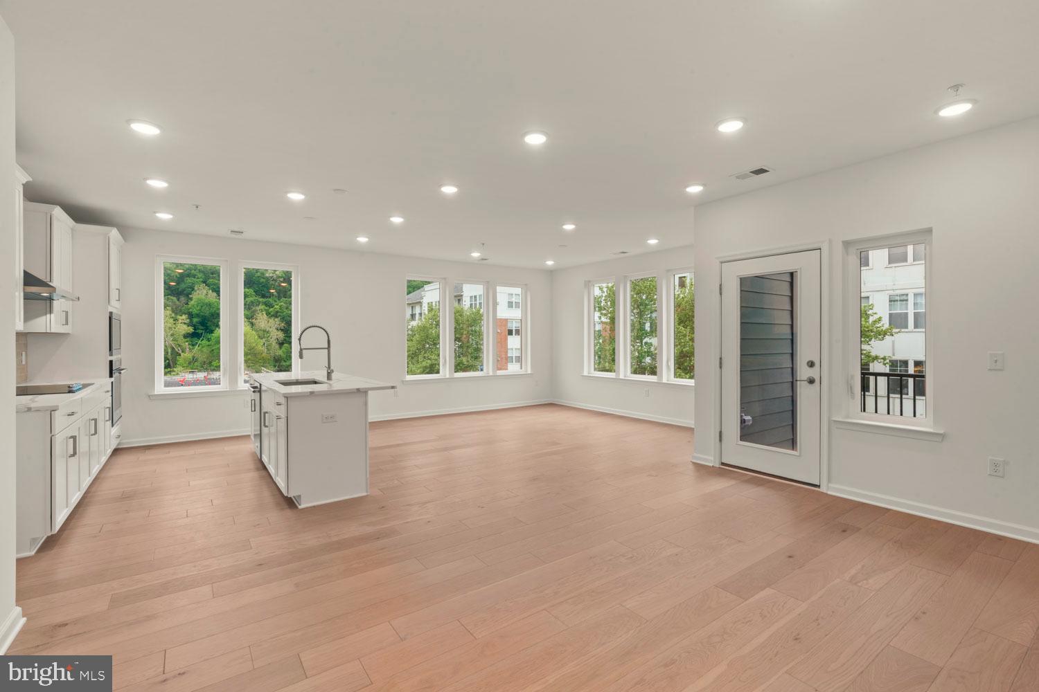 WASHINGTON PLACE - Residential