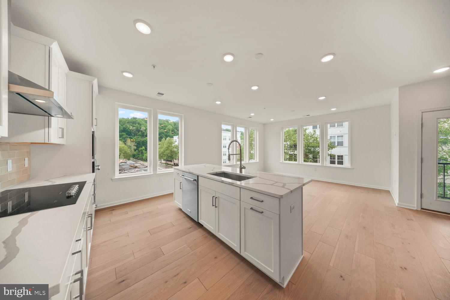 WASHINGTON PLACE - Residential