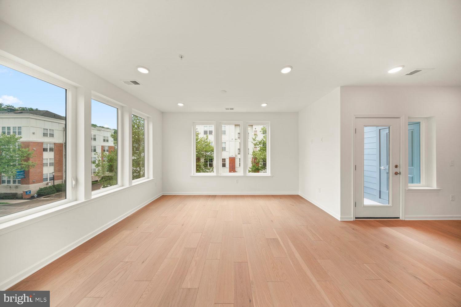 WASHINGTON PLACE - Residential