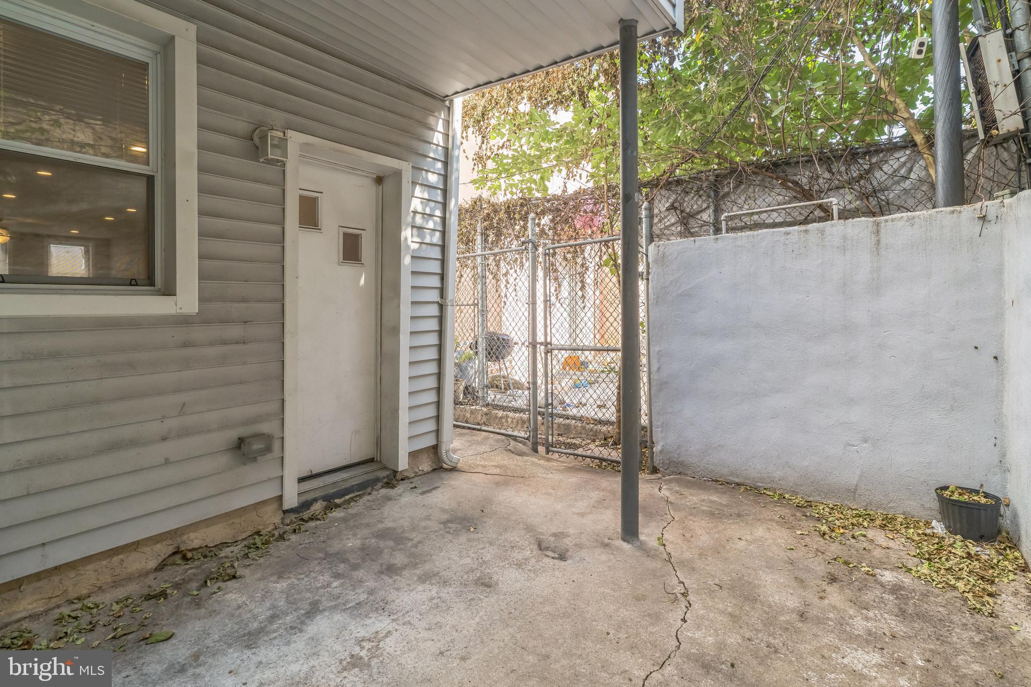 FORGOTTEN BOTTOM - Residential Lease