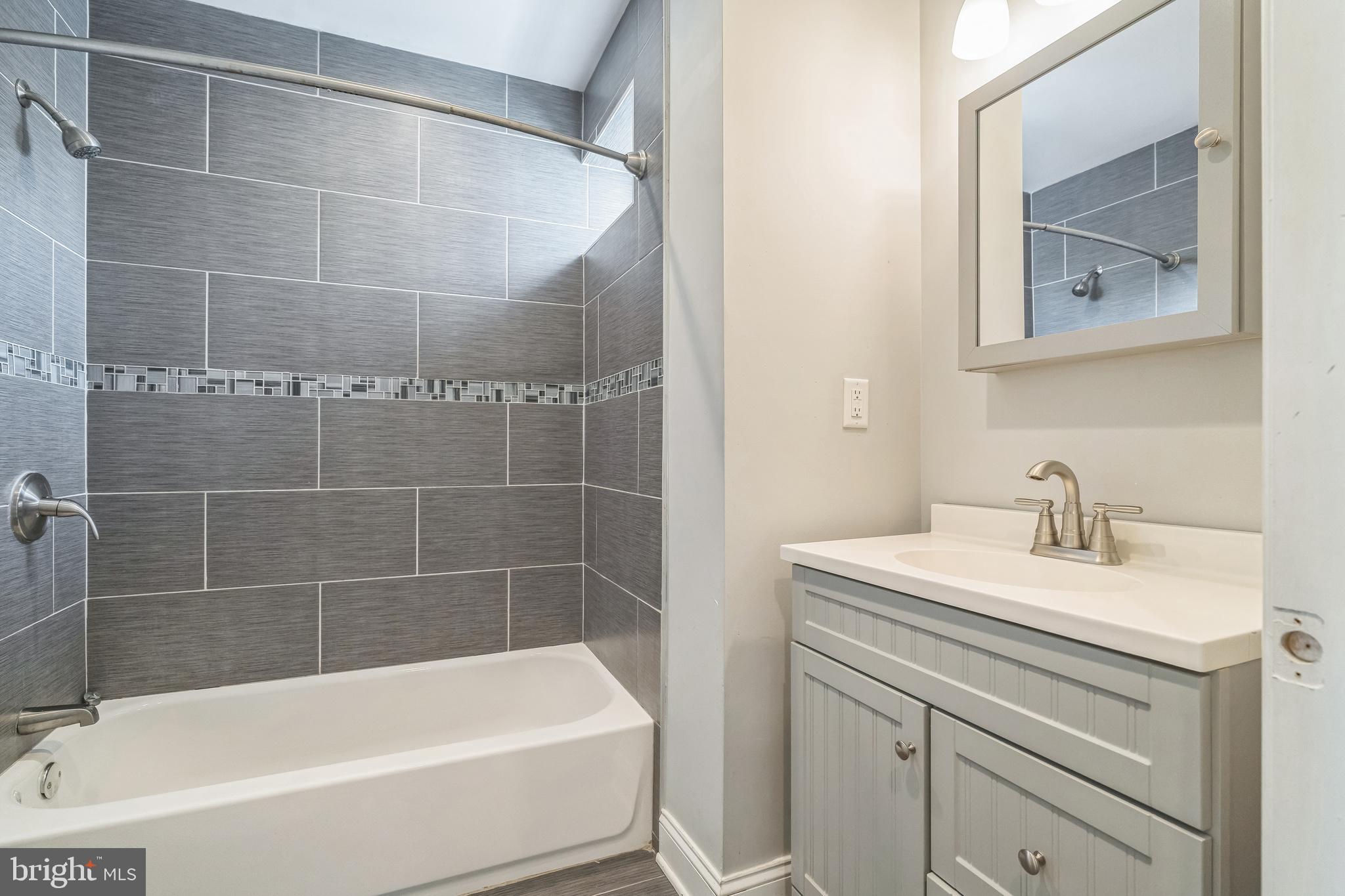 FORGOTTEN BOTTOM - Residential Lease