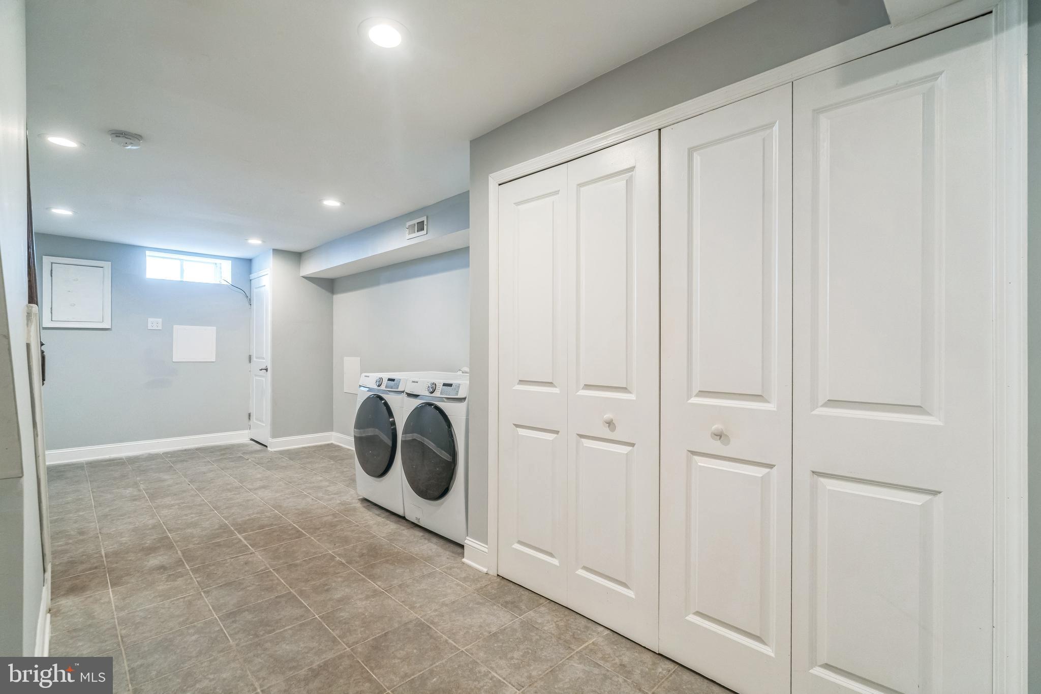 FORGOTTEN BOTTOM - Residential Lease