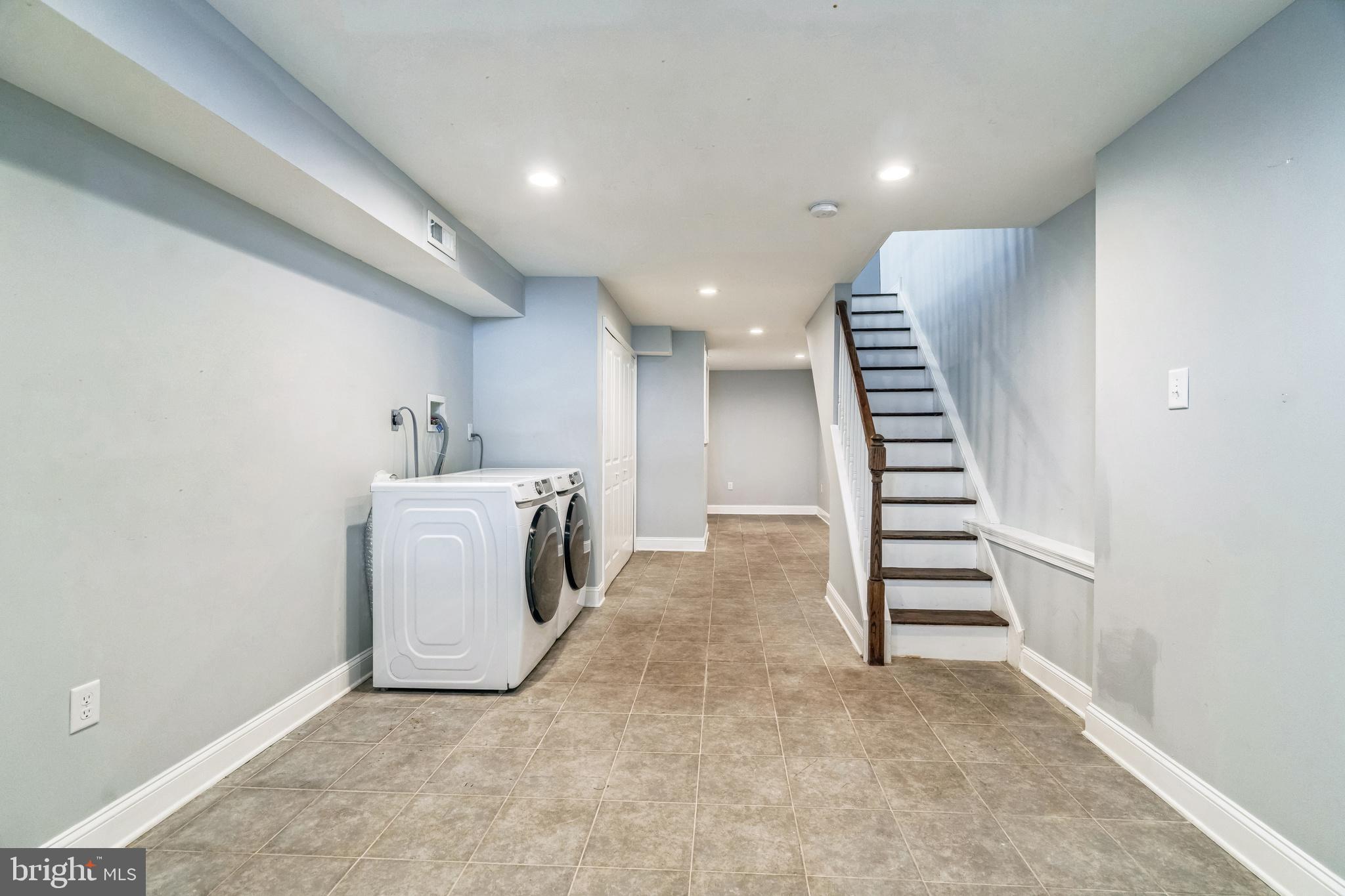 FORGOTTEN BOTTOM - Residential Lease