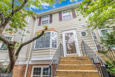 4190 PLEASANT MEADOW COURT 102B CHANTILLY VA 20151