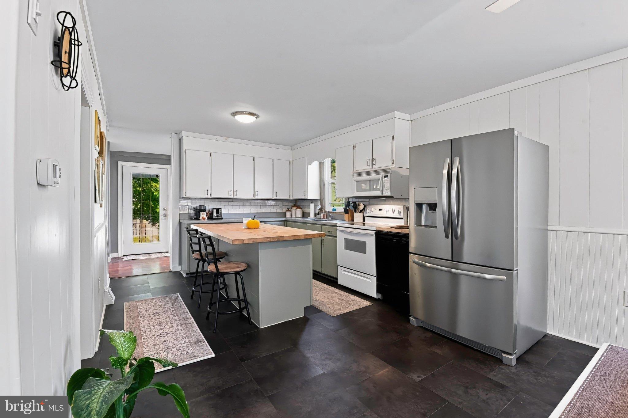 2954 HANOVER PIKE