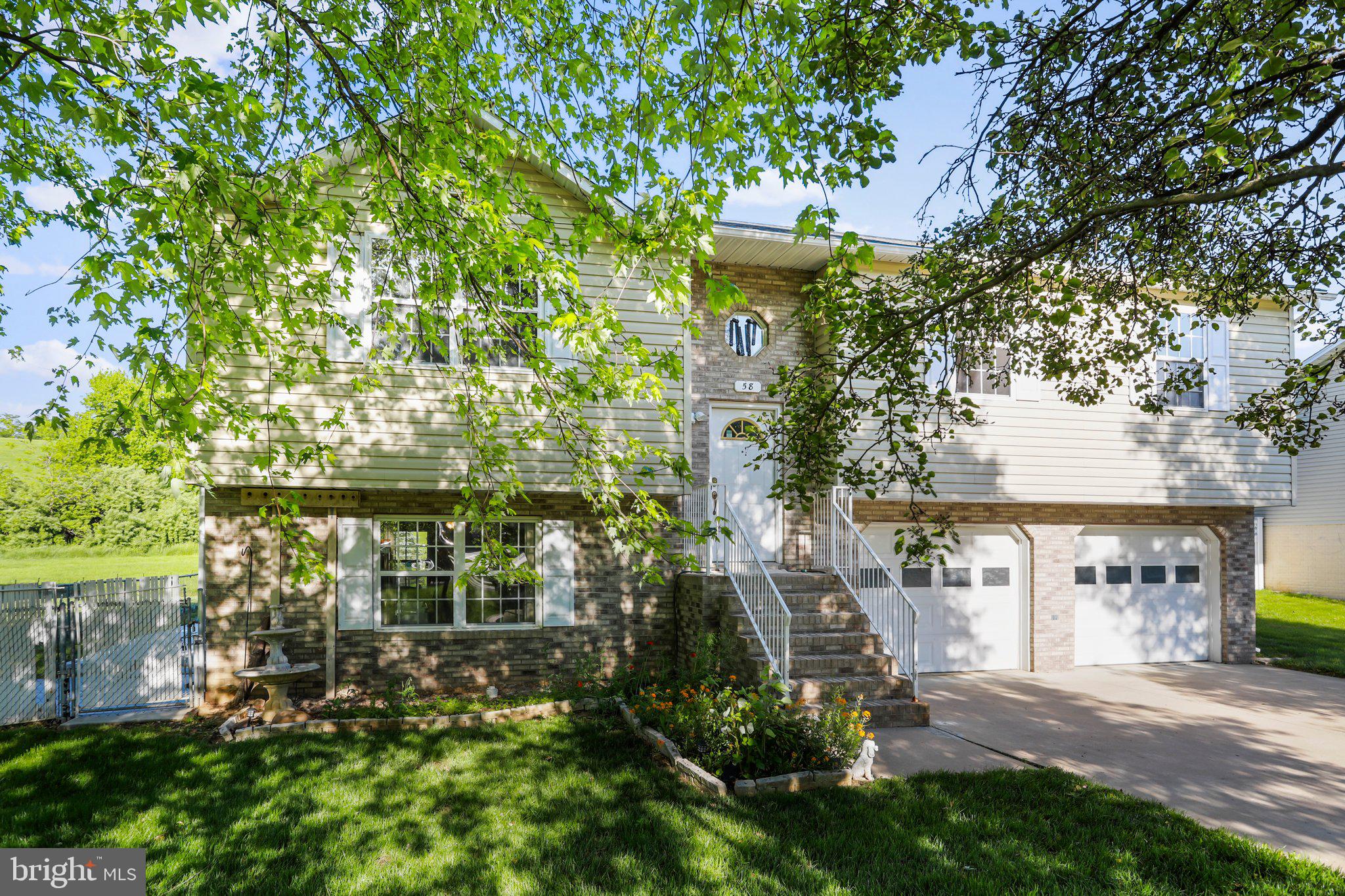 WILLIAMSBURG ESTATES - Residential