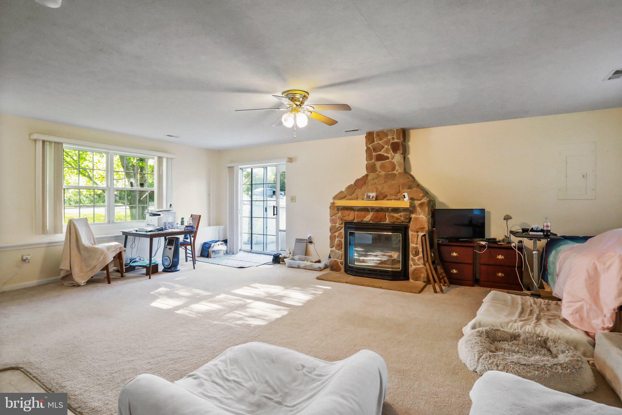 WILLIAMSBURG ESTATES - Residential