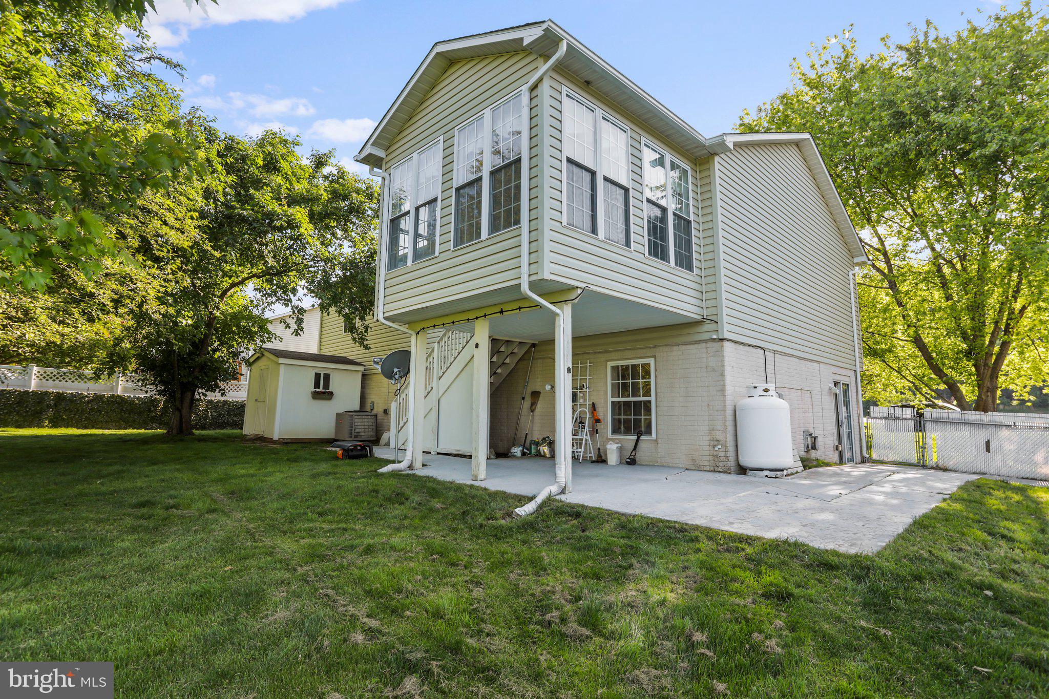 WILLIAMSBURG ESTATES - Residential