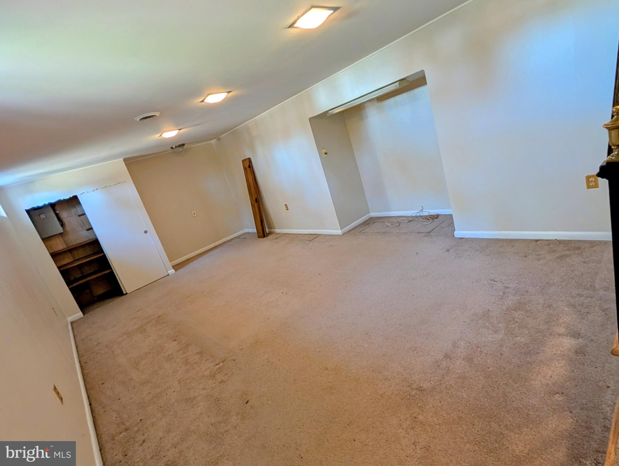 CHAPEL HILL MANOR - Residential