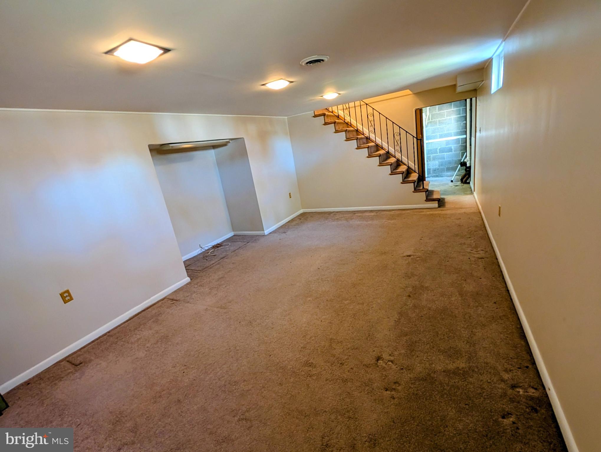 CHAPEL HILL MANOR - Residential