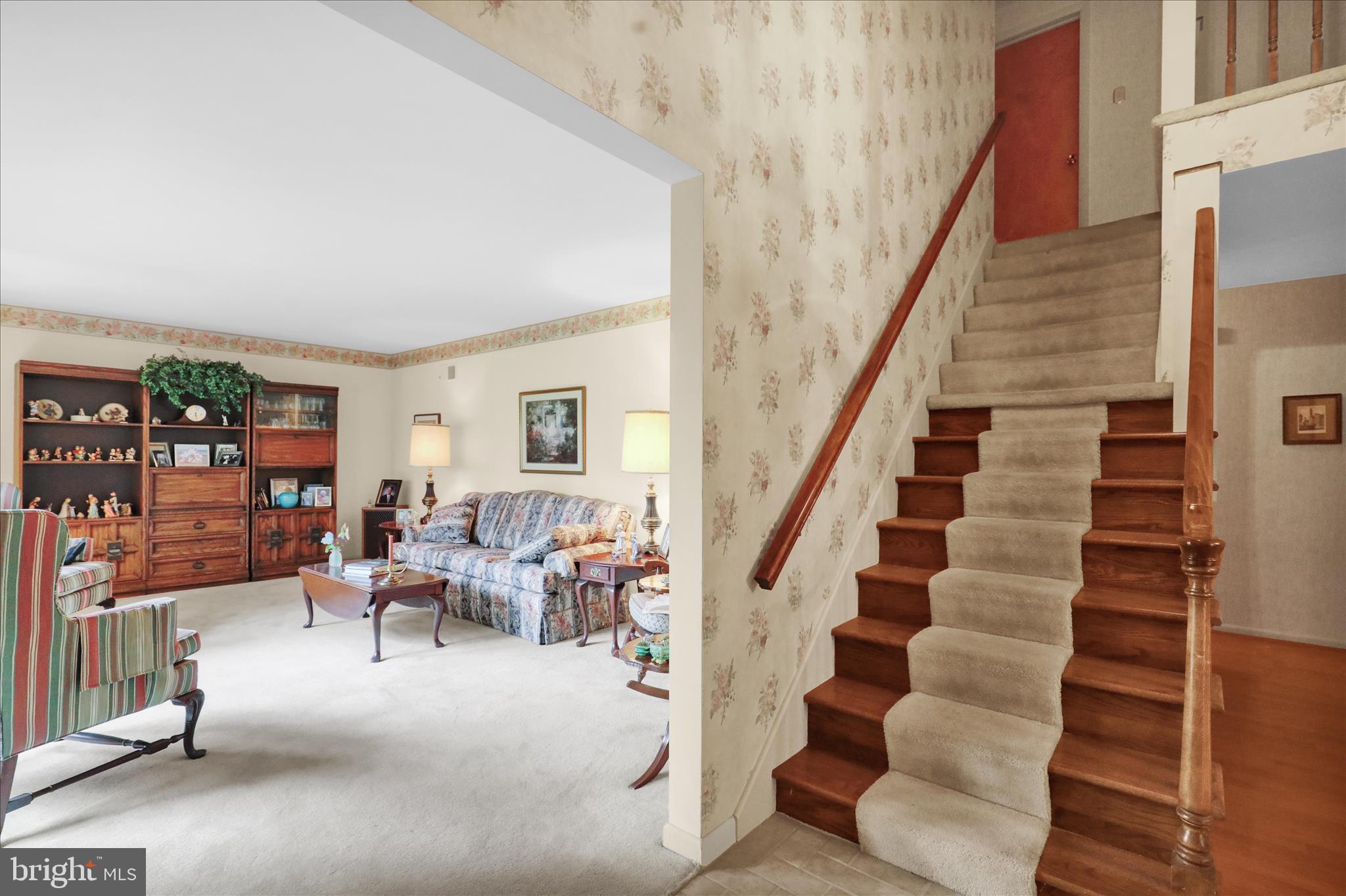10 PEBBLEBROOK LANE