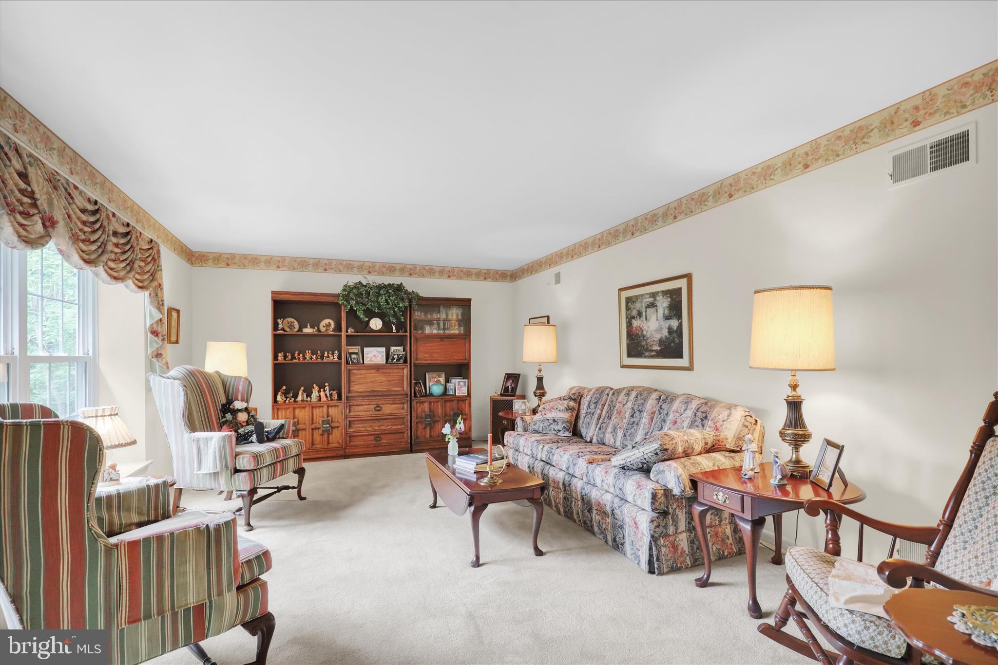 10 PEBBLEBROOK LANE