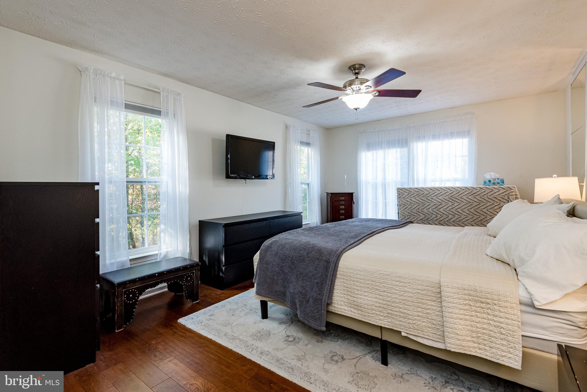 FOX CHASE - Residential