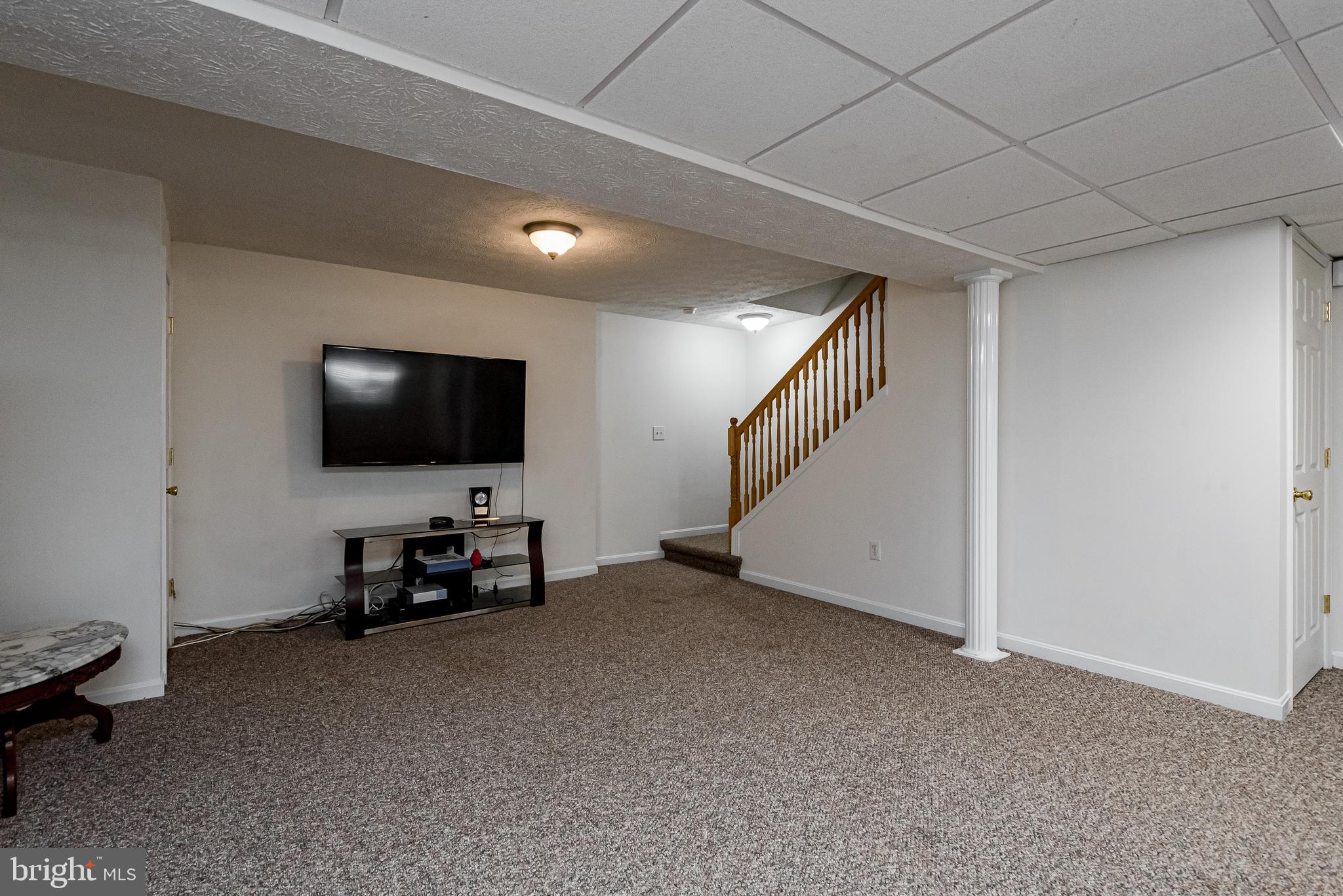 FOX CHASE - Residential